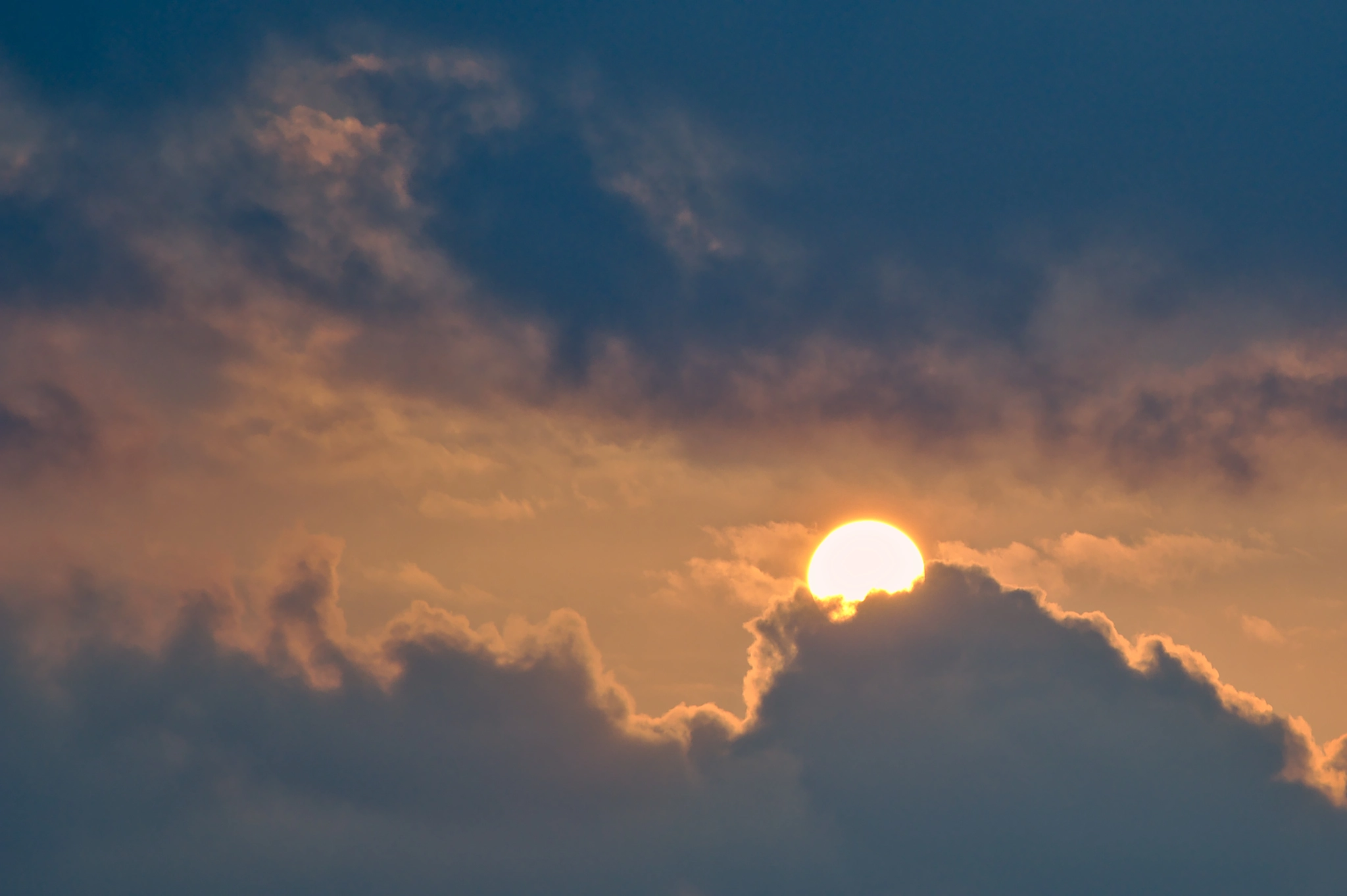 Canon EF-S 18-135mm F3.5-5.6 IS STM sample photo. Soft sunset photography