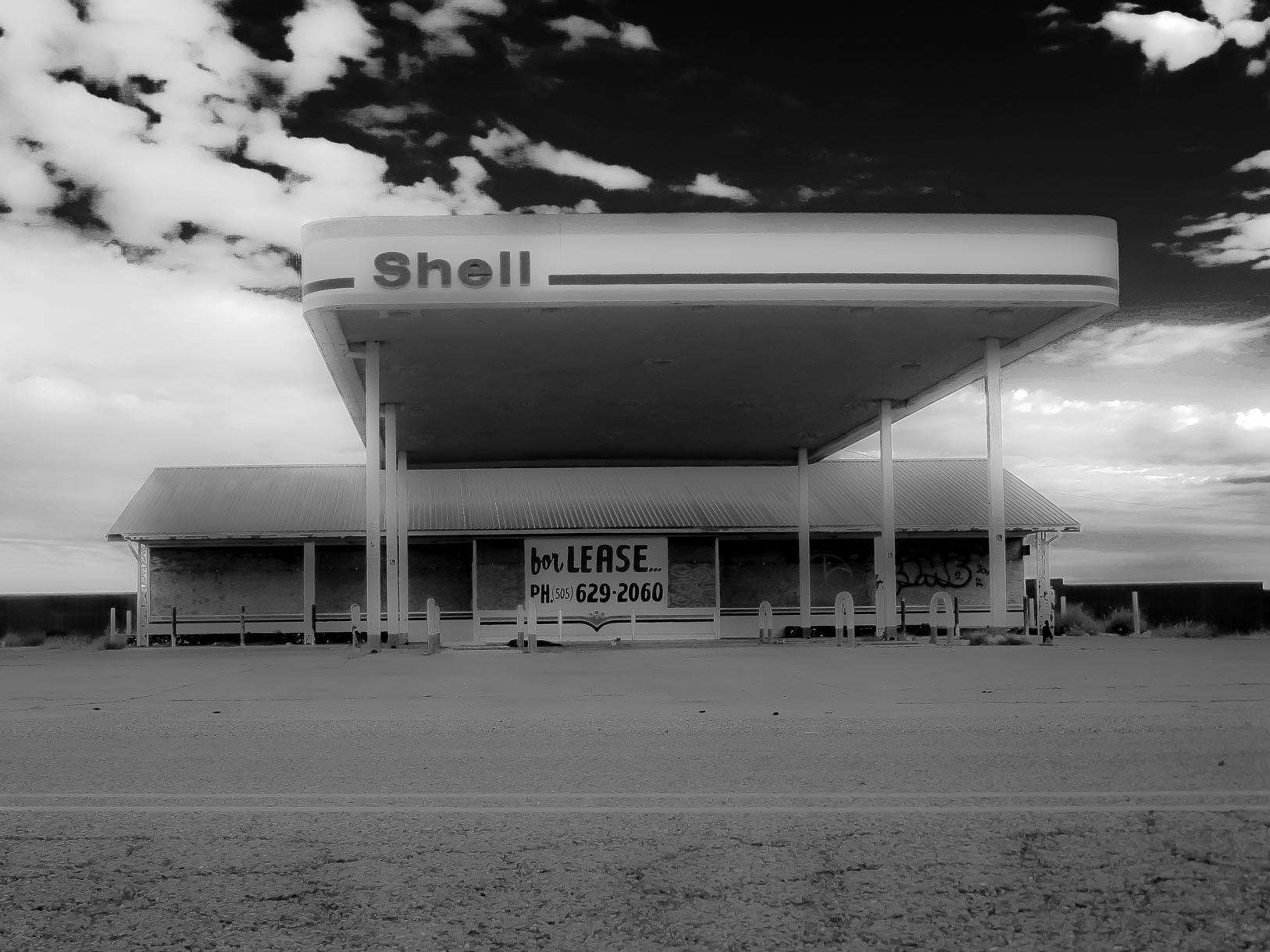 Canon PowerShot ELPH 330 HS (IXUS 255 HS / IXY 610F) sample photo. Abandoned shell station photography