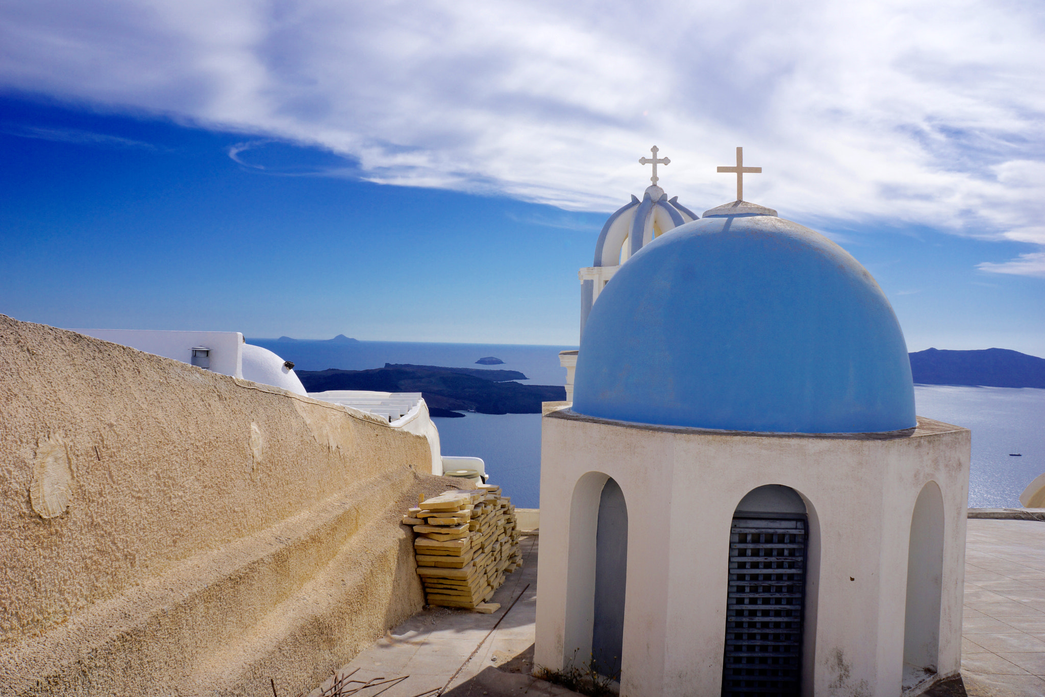 Sony Alpha NEX-7 + Tamron 18-200mm F3.5-6.3 Di III VC sample photo. Beautiful port town of santorini, greece photography