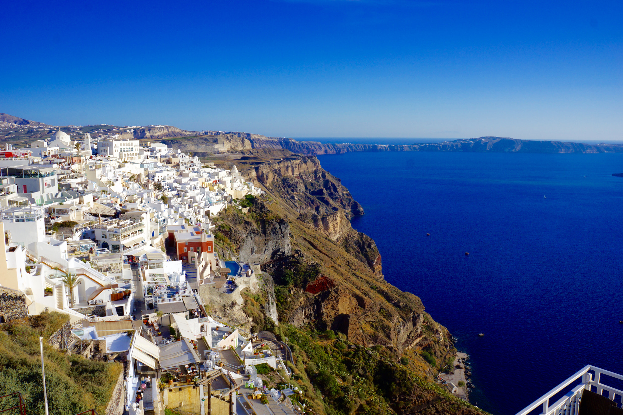 Sony Alpha NEX-7 + Tamron 18-200mm F3.5-6.3 Di III VC sample photo. Beautiful port town of santorini, greece photography