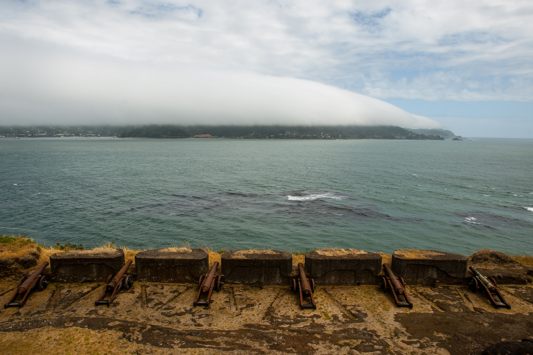 Canon EOS-1D Mark III + Canon EF 16-35mm F2.8L USM sample photo. Desde el fuerte niebla photography