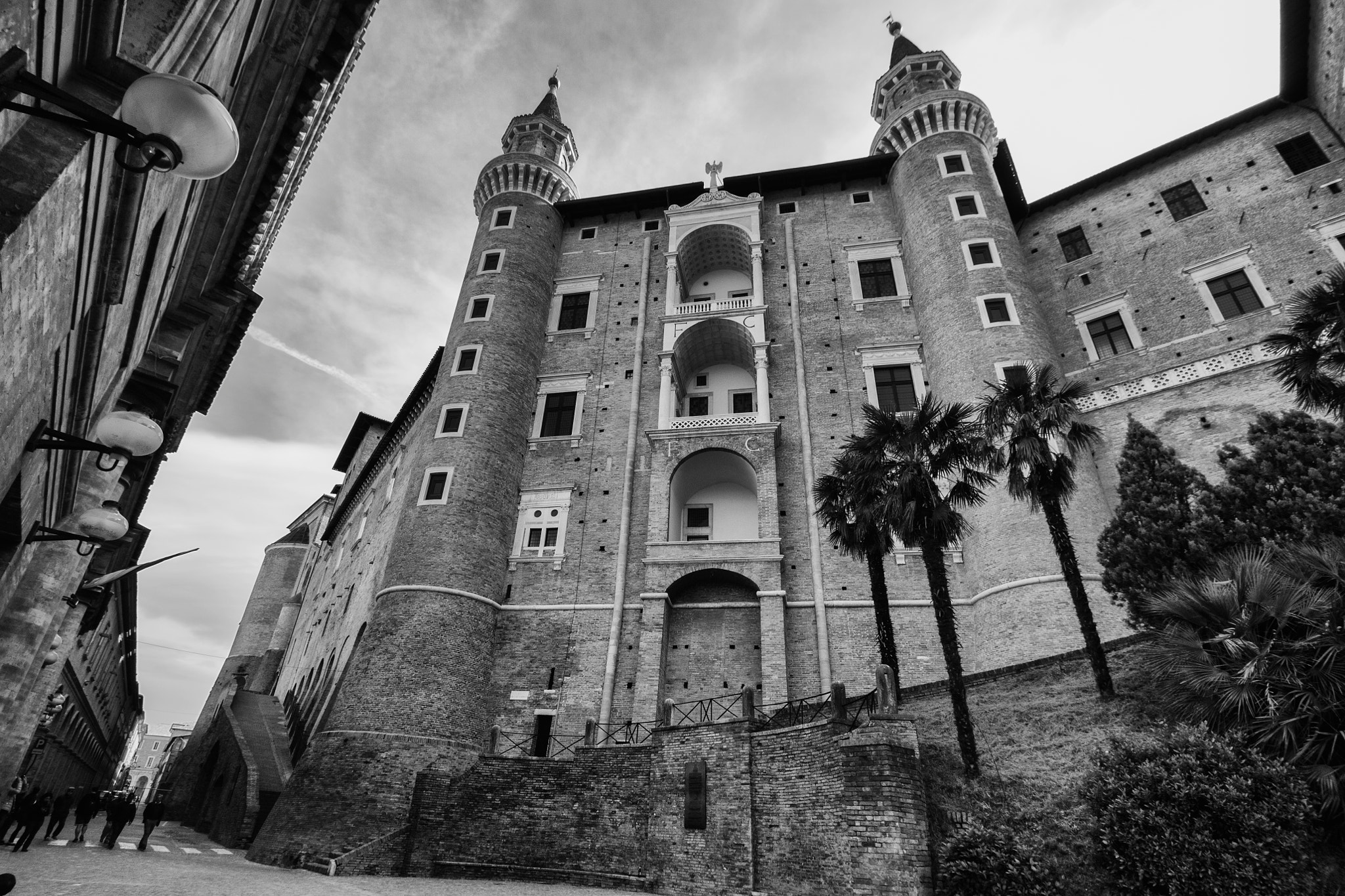 Canon EF-S 10-18mm F4.5–5.6 IS STM sample photo. Urbino photography