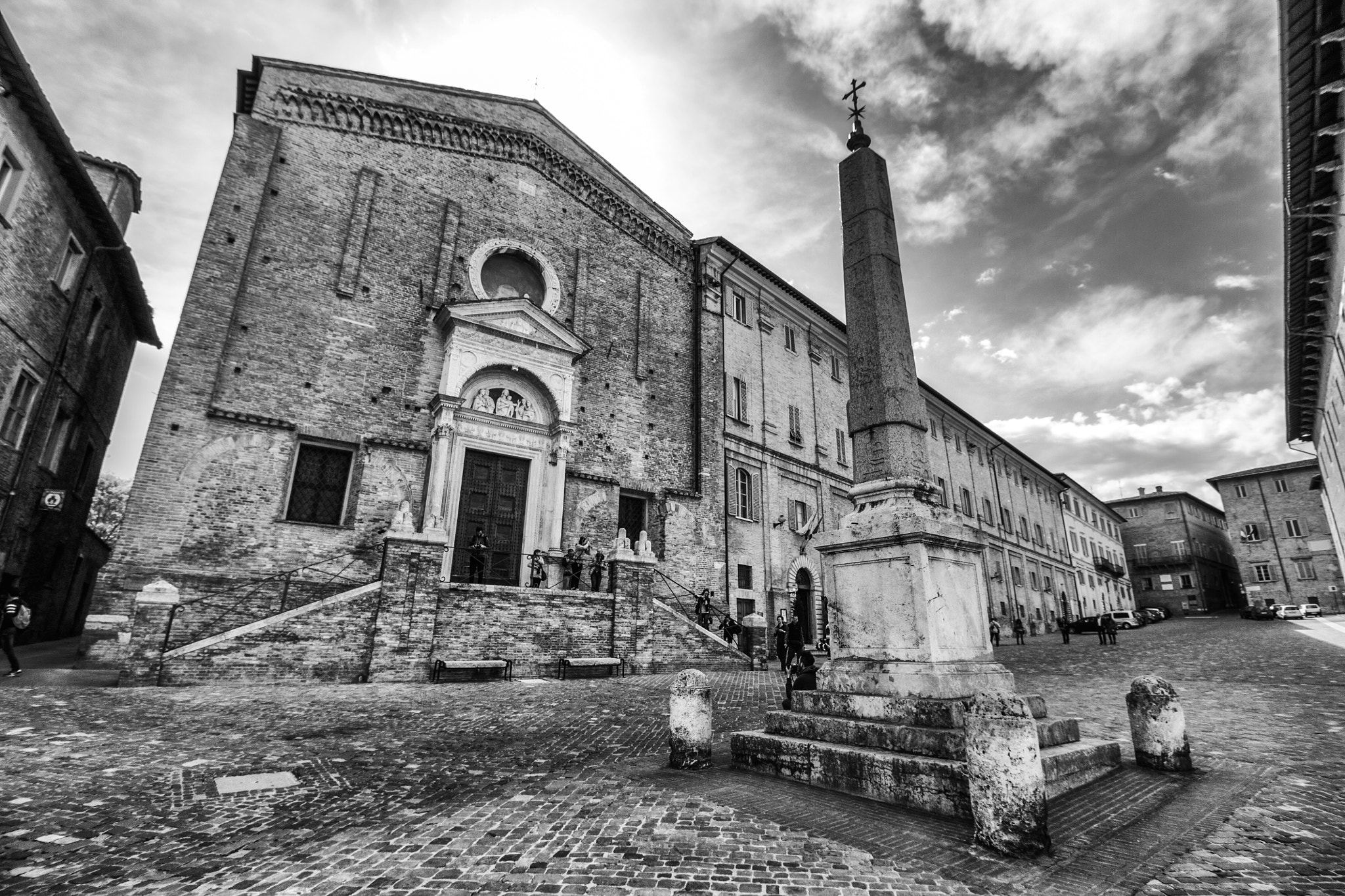 Canon EF-S 10-18mm F4.5–5.6 IS STM sample photo. Urbino photography