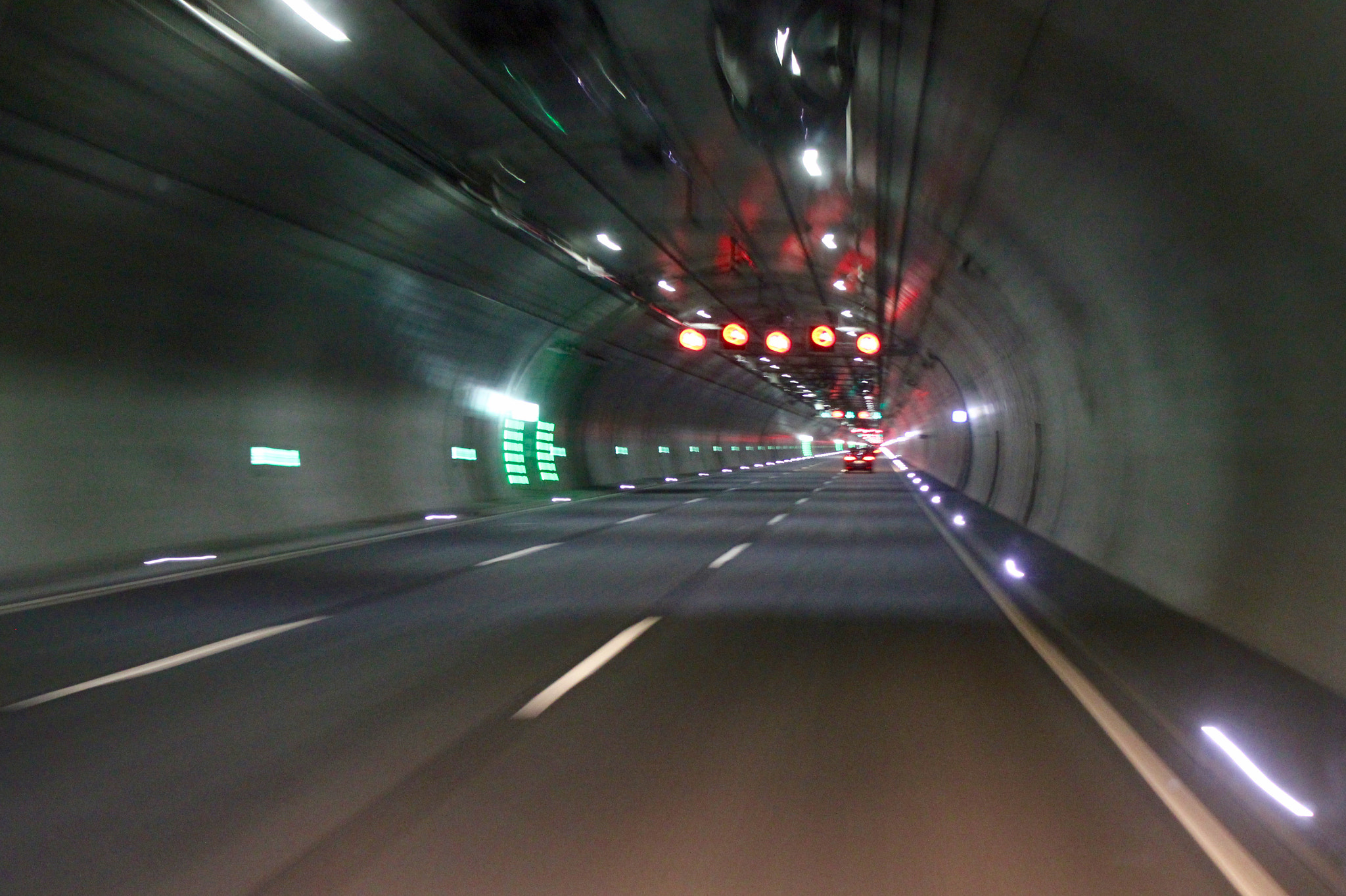 Canon EF-S 18-55mm F3.5-5.6 IS sample photo. Road to berlin photography