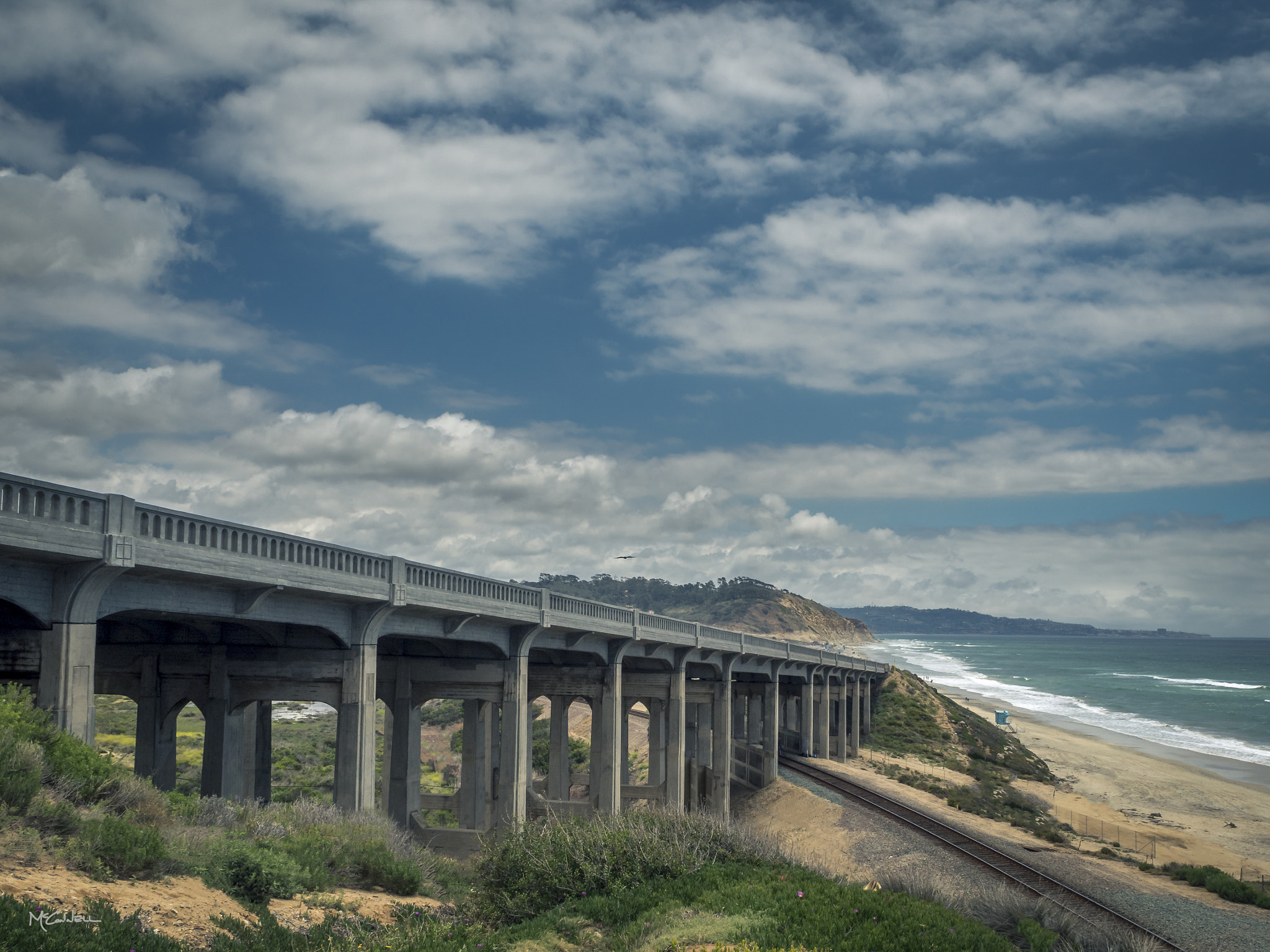 Olympus PEN-F + Olympus M.Zuiko Digital ED 14-42mm F3.5-5.6 EZ sample photo. Torrey pines beach bridge photography