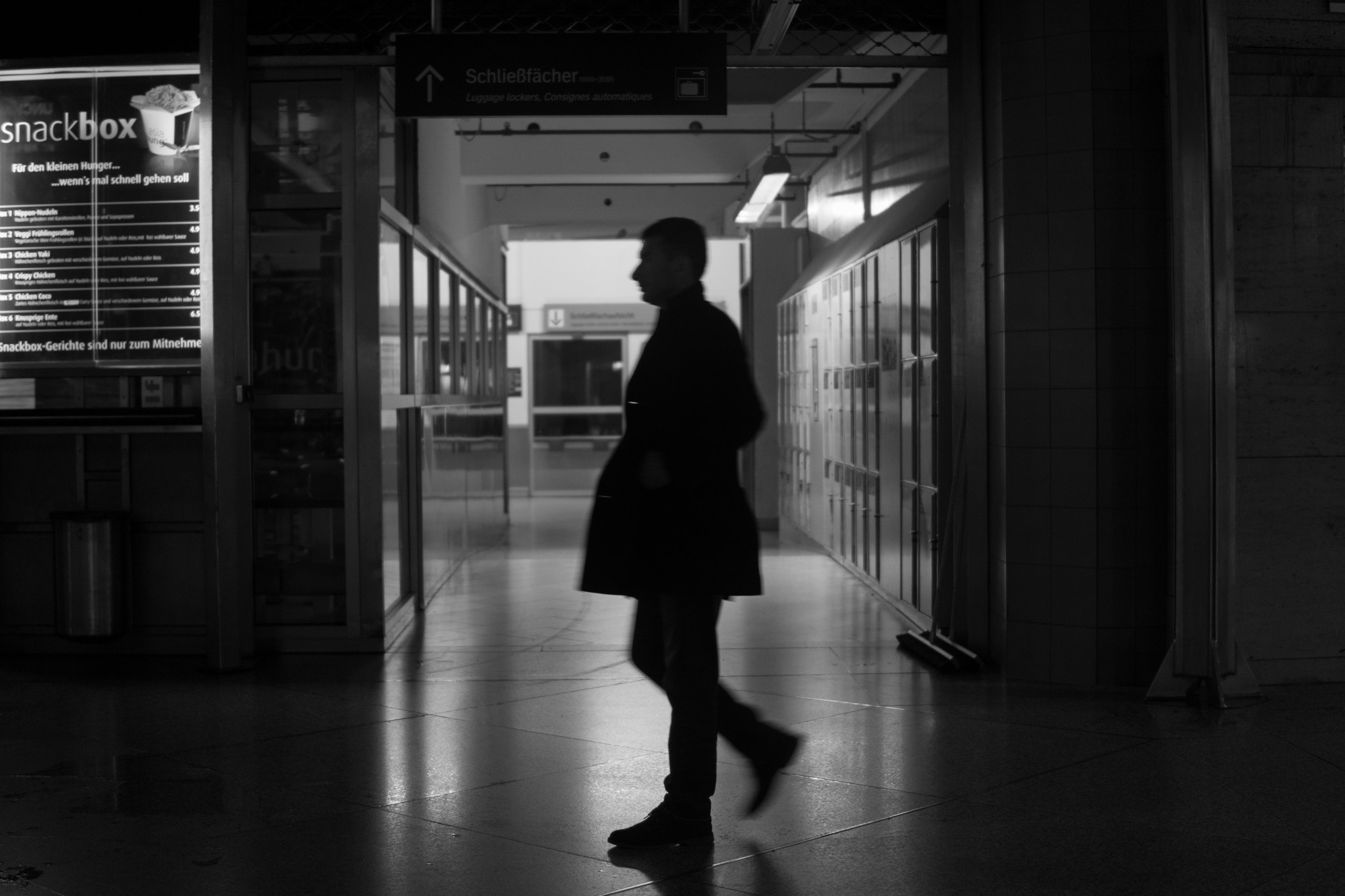 Sony a5100 sample photo. München hauptbahnhof photography