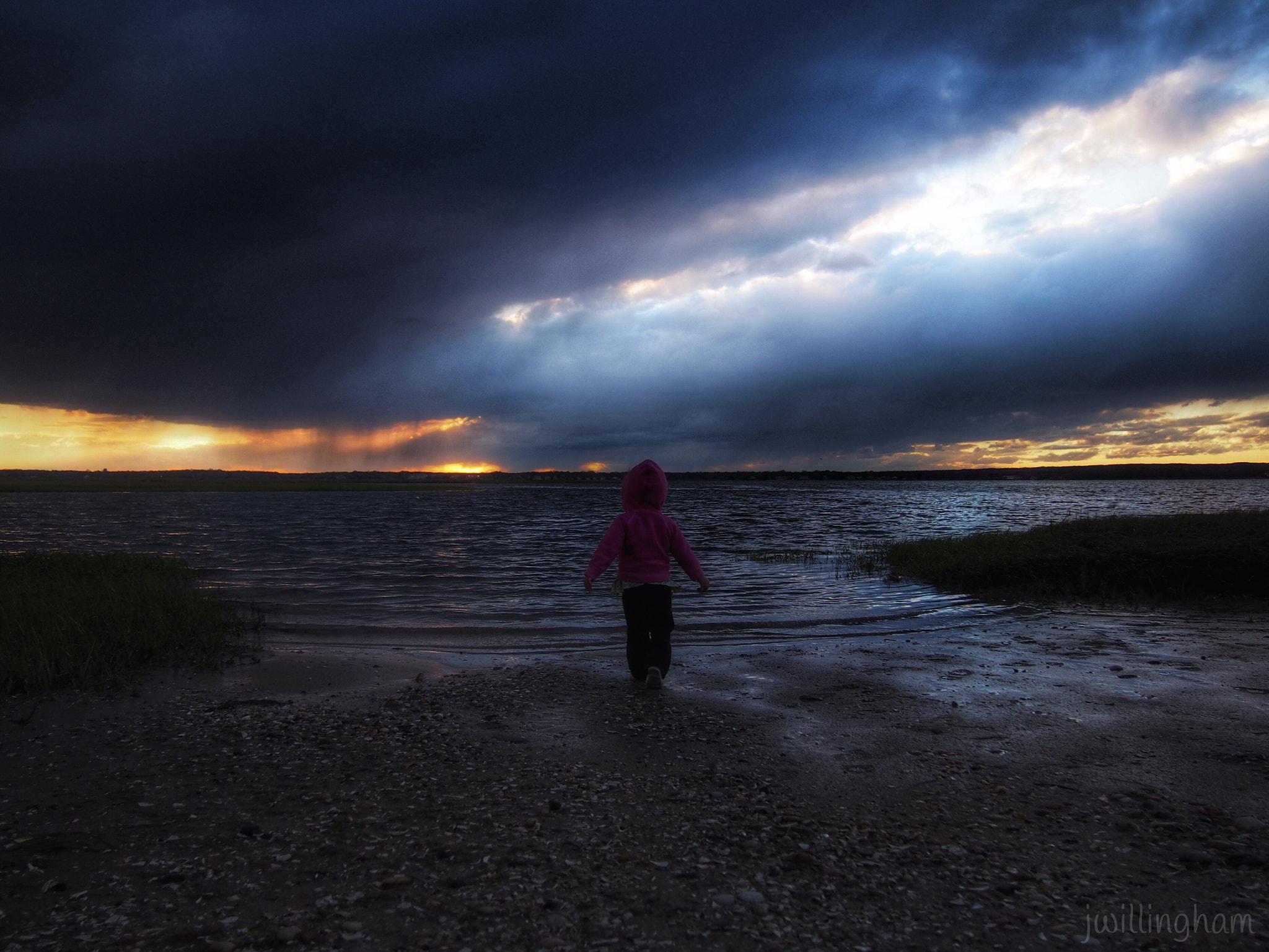 Olympus PEN E-PM2 sample photo. Miniature storm chaser photography