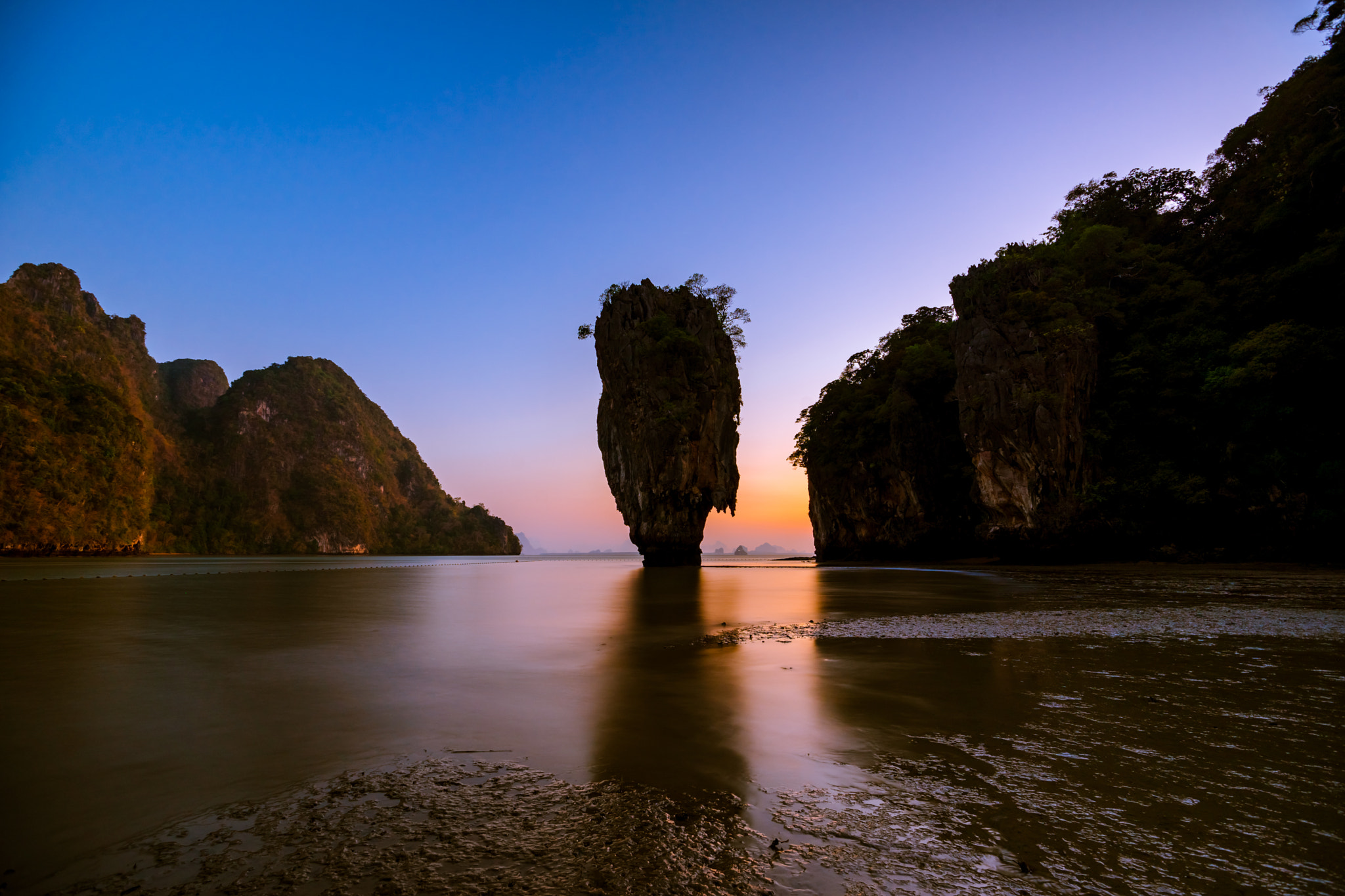 Sony a7 + Sony Vario-Sonnar T* 16-35mm F2.8 ZA SSM sample photo. The james bond island, khao phing kan in the pang nga bay in tha photography