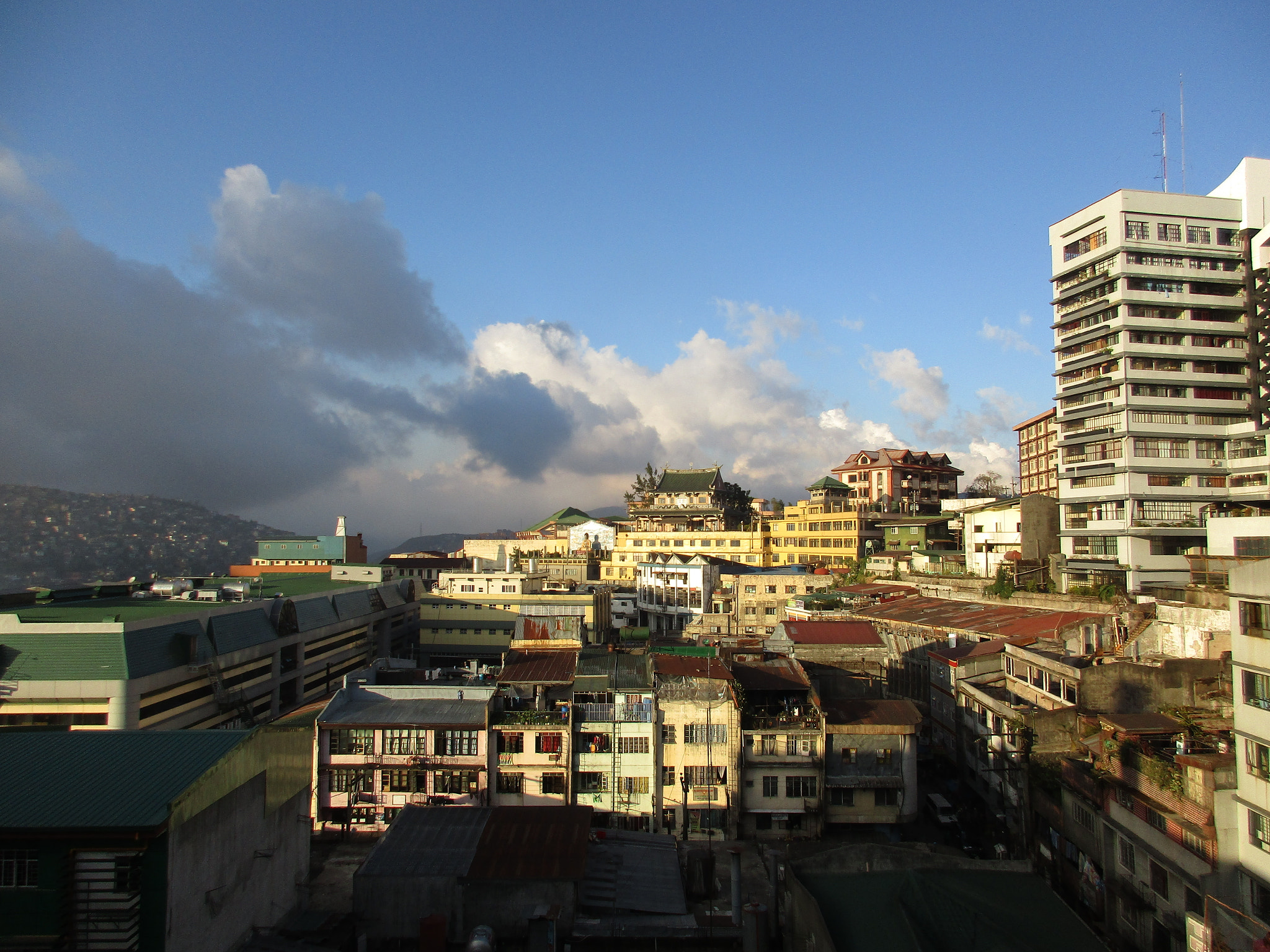 Canon PowerShot ELPH 170 IS (IXUS 170 / IXY 170) sample photo. Baguio buildings photography