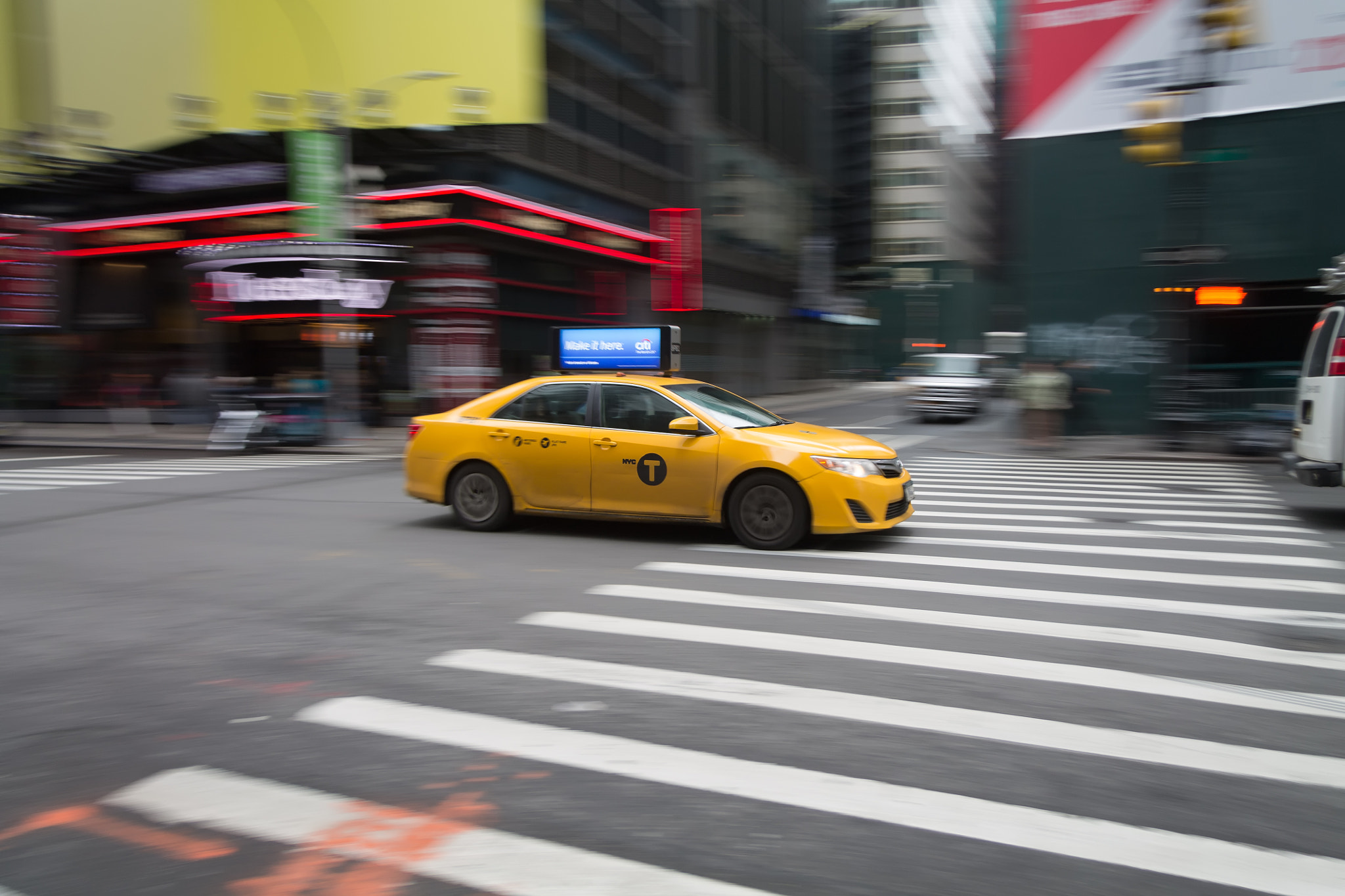 Canon EF-S 17-85mm F4-5.6 IS USM sample photo. Taxi! photography