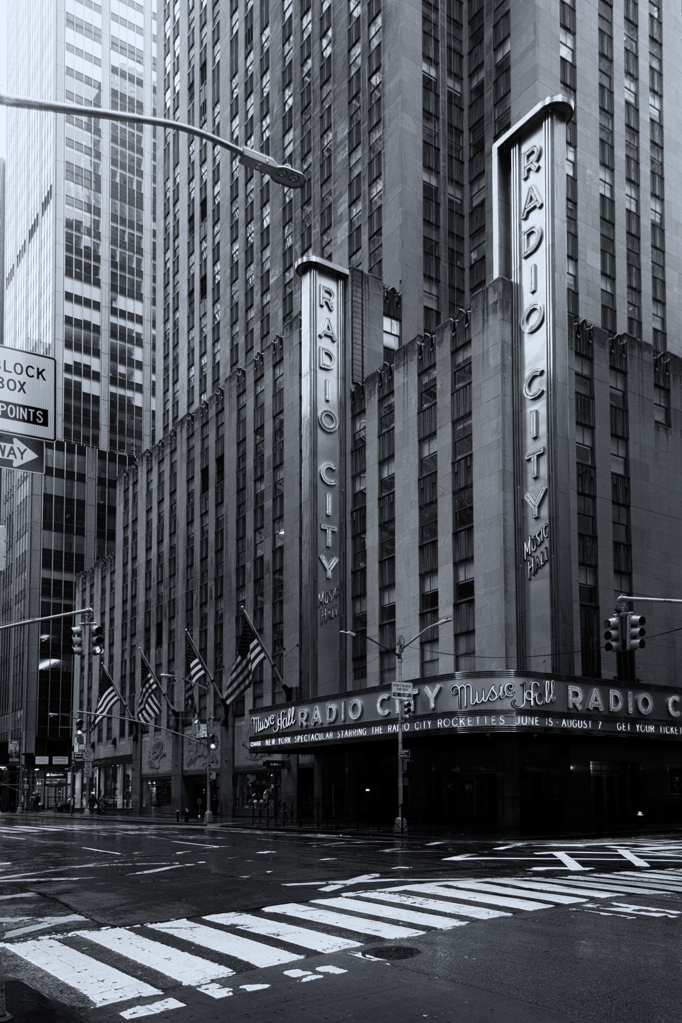 Canon EF-S 17-85mm F4-5.6 IS USM sample photo. Radio city photography