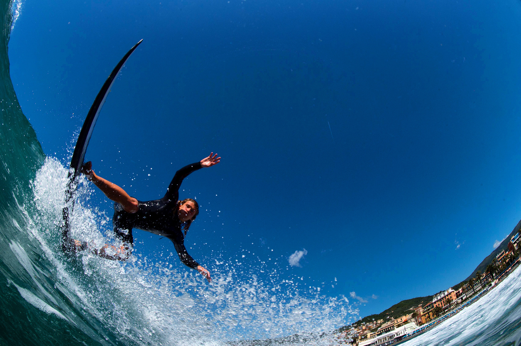 Nikon D4S + Nikon AF Fisheye-Nikkor 16mm F2.8D sample photo. Radical roller in mediterranea photography