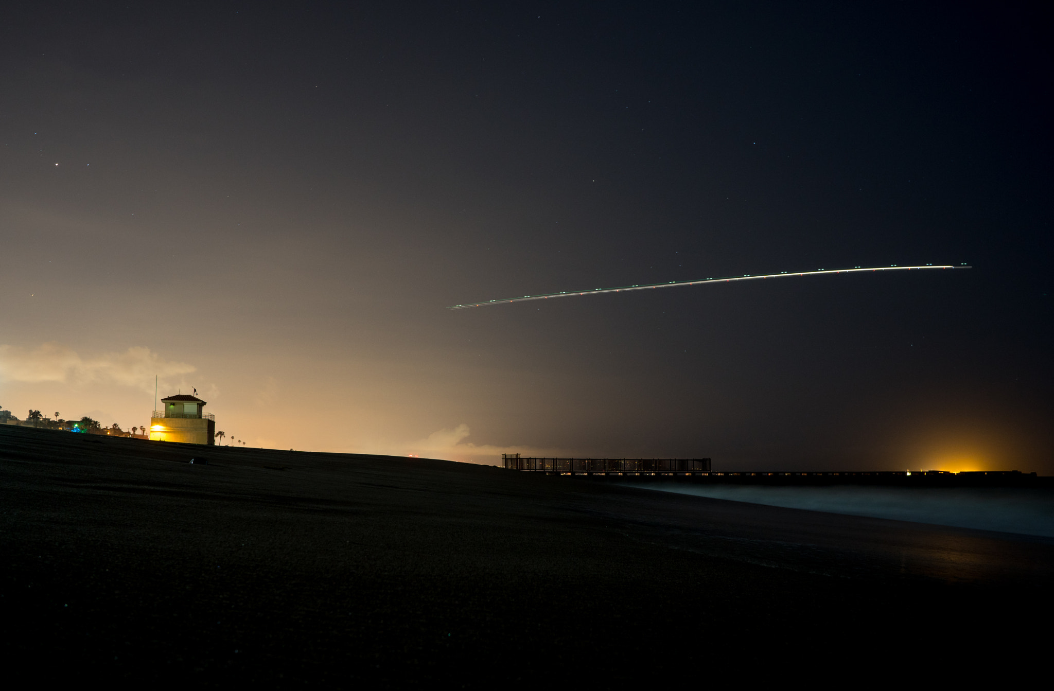 Sony a6300 + Sony E 20mm F2.8 sample photo. Night flight photography