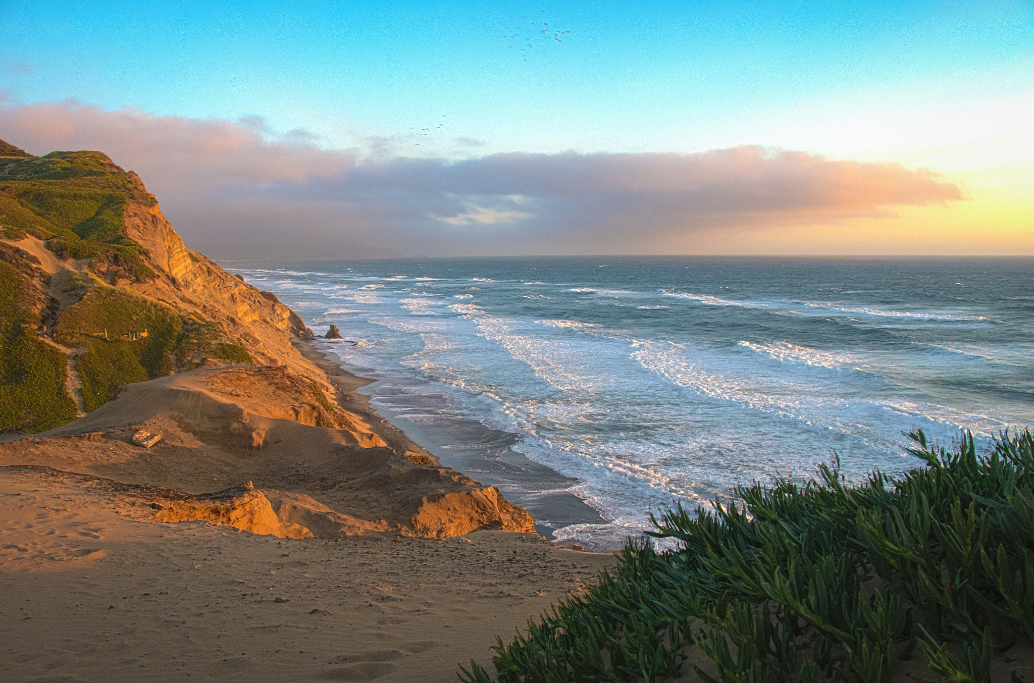 Canon EOS 7D Mark II + Canon EF-S 18-135mm F3.5-5.6 IS STM sample photo. Sunset at fort funston photography
