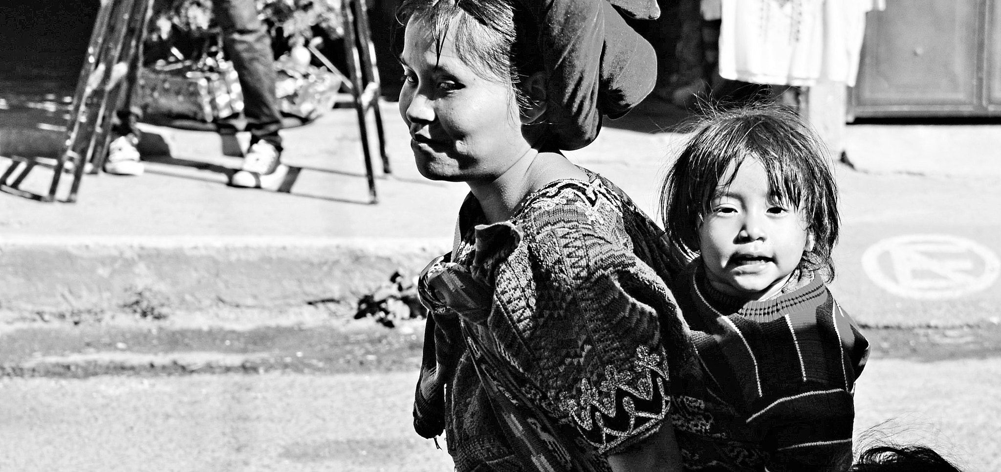 Nikon D610 + Sigma 28-70mm F2.8 EX sample photo. (mother at the market) photography