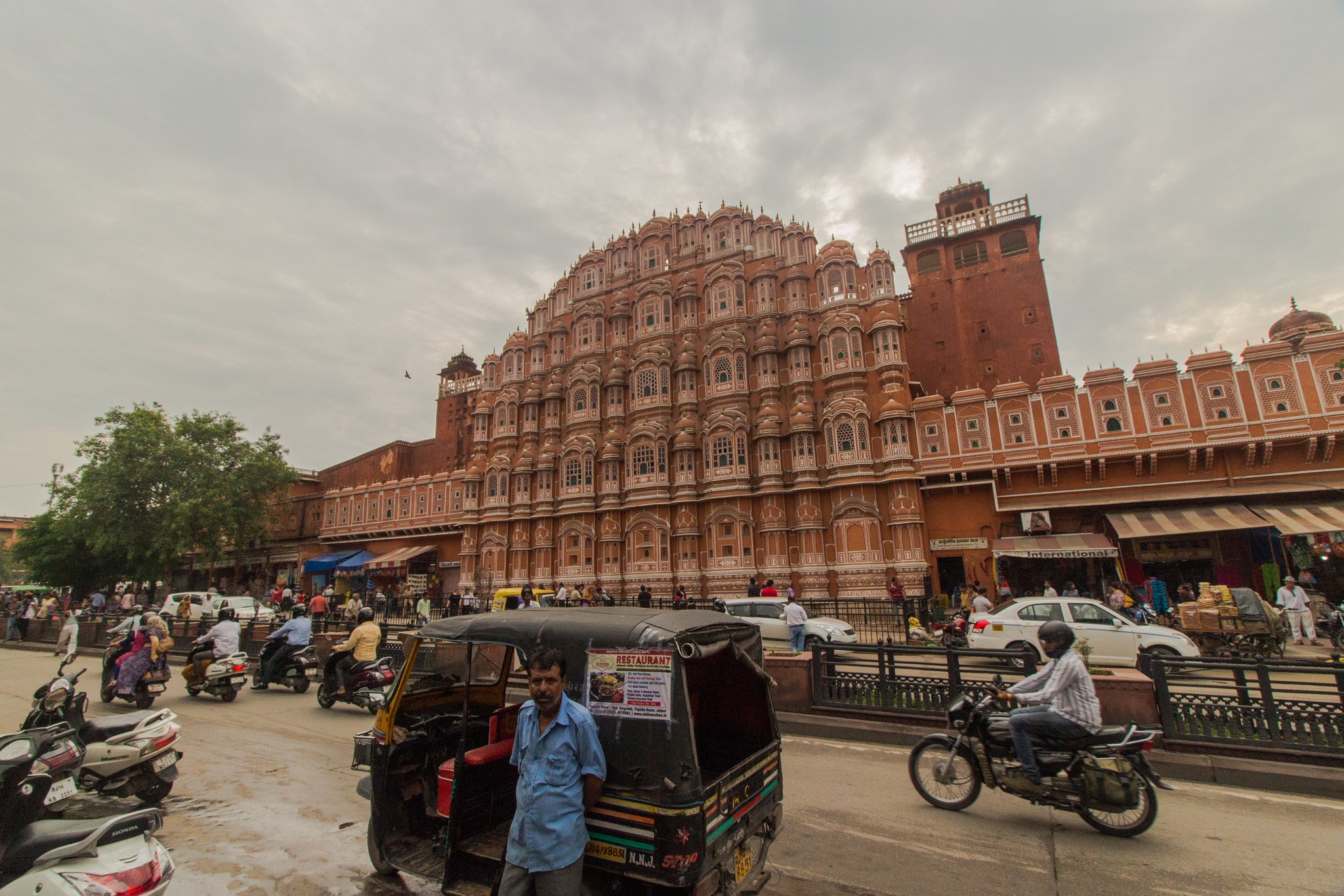 Canon EF-S 10-18mm F4.5–5.6 IS STM sample photo. Hawa mahal photography