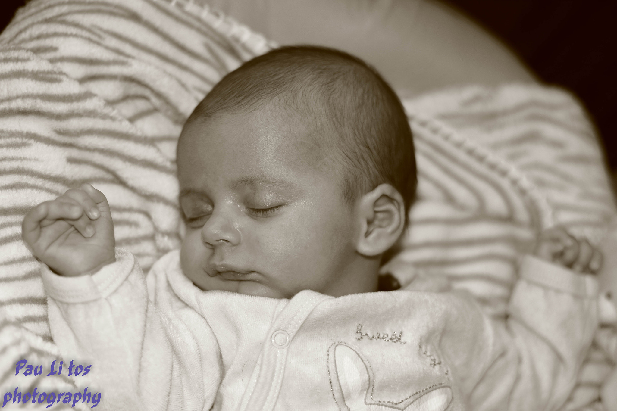 Canon EF 50mm F1.4 USM sample photo. Naissance bébé james photography