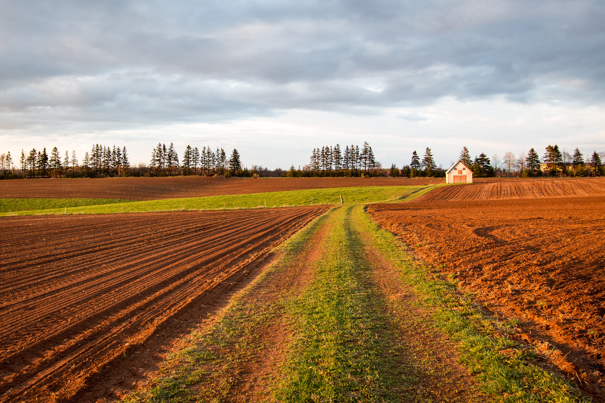 Canon EF-S 10-22mm F3.5-4.5 USM sample photo. Red dirt photography