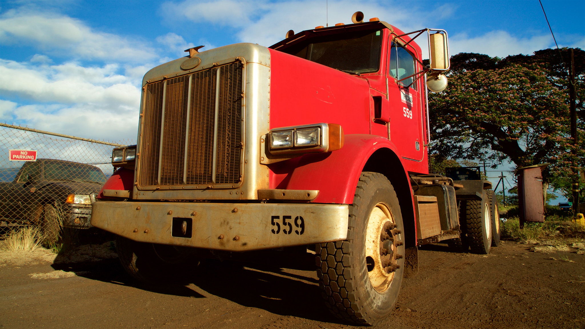 Sony Vario Tessar T* FE 24-70mm F4 ZA OSS sample photo. A truck used for a sugar plant of maui photography