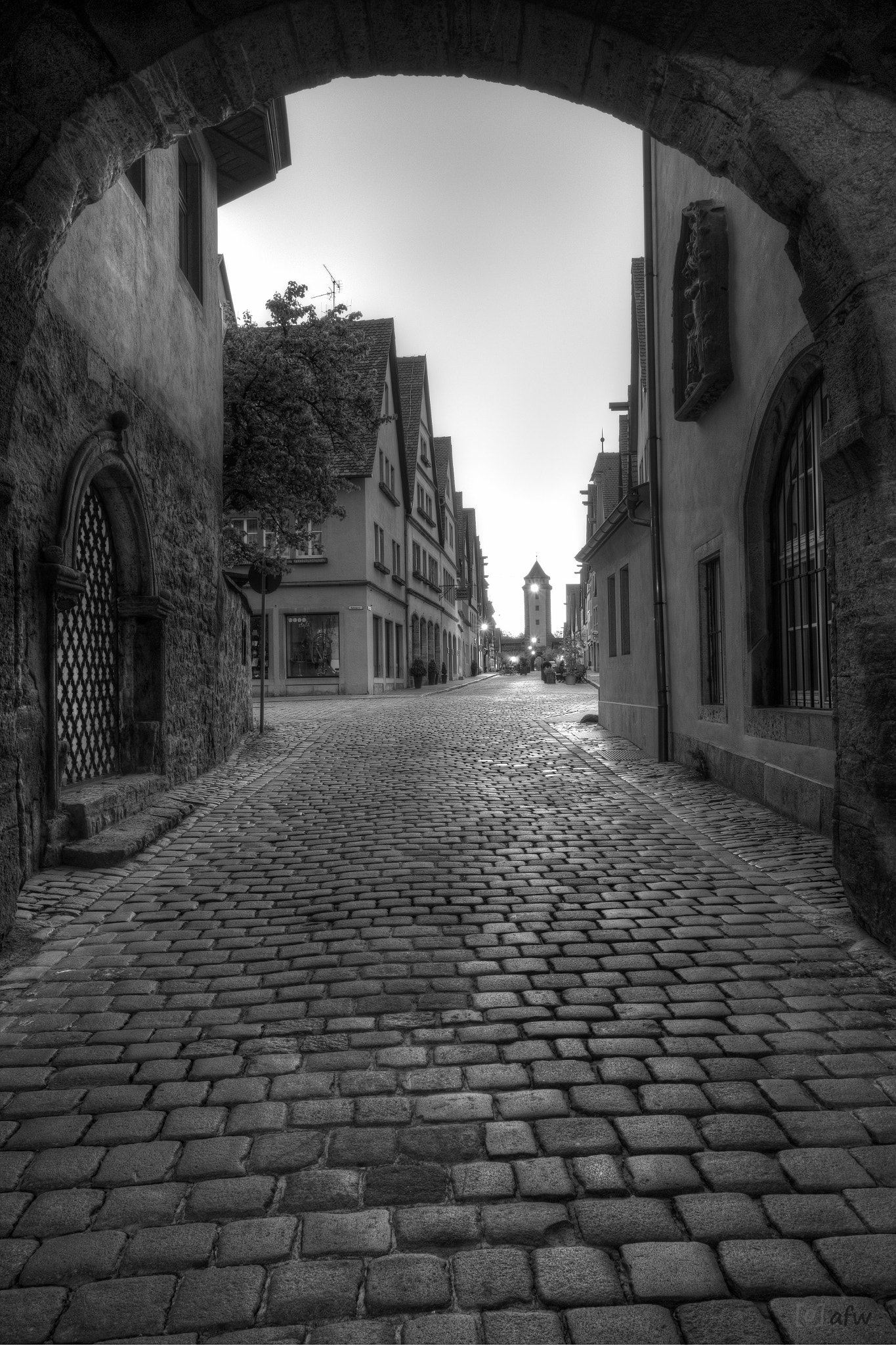 Samsung NX300M + Samsung NX 16mm F2.4 Pancake sample photo. Blick durch den weissen turm zum galgenturm in rothenburg ob der tauber photography