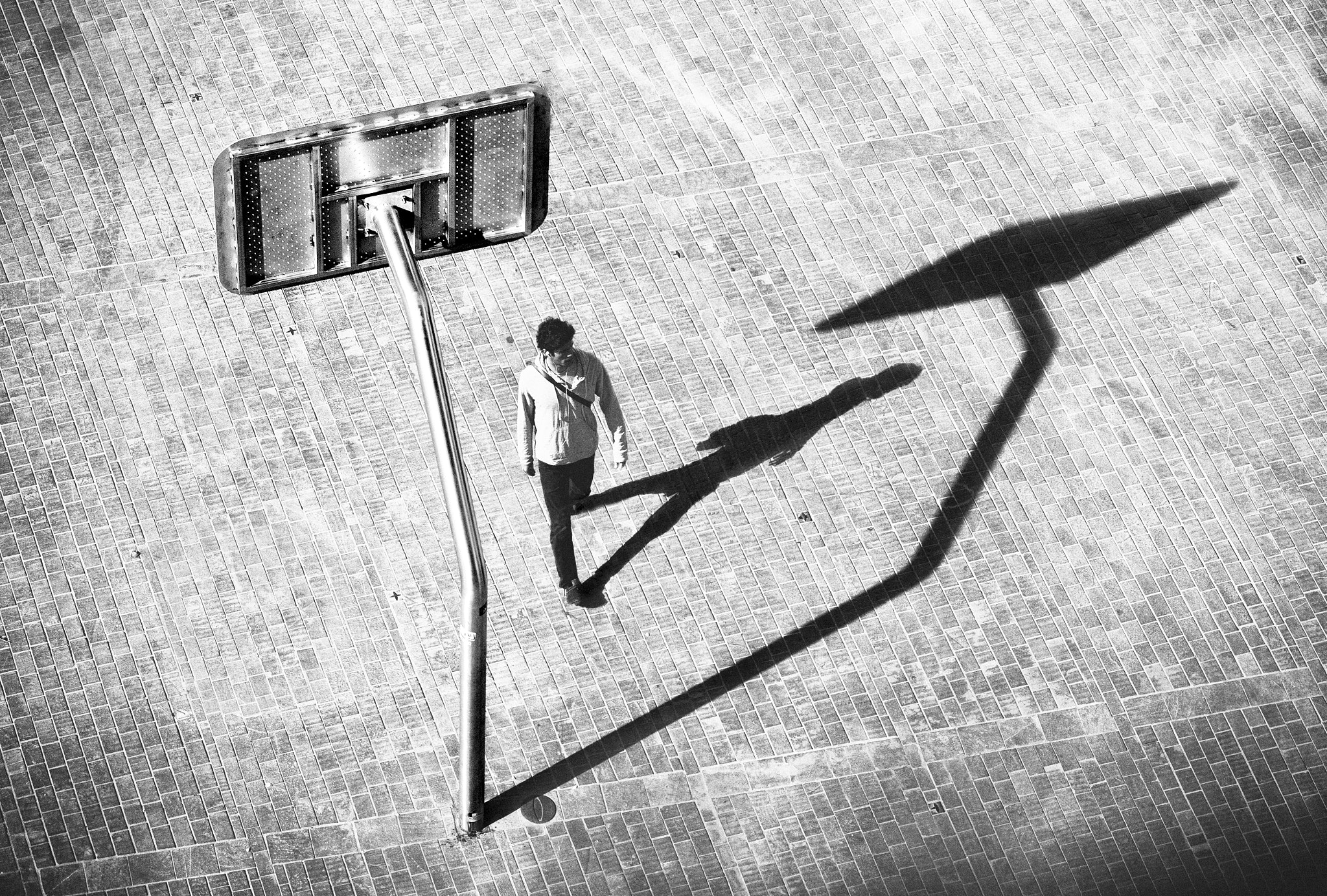 Sigma M-AF 70-200mm F2.8 EX APO sample photo. Games of shadow photography