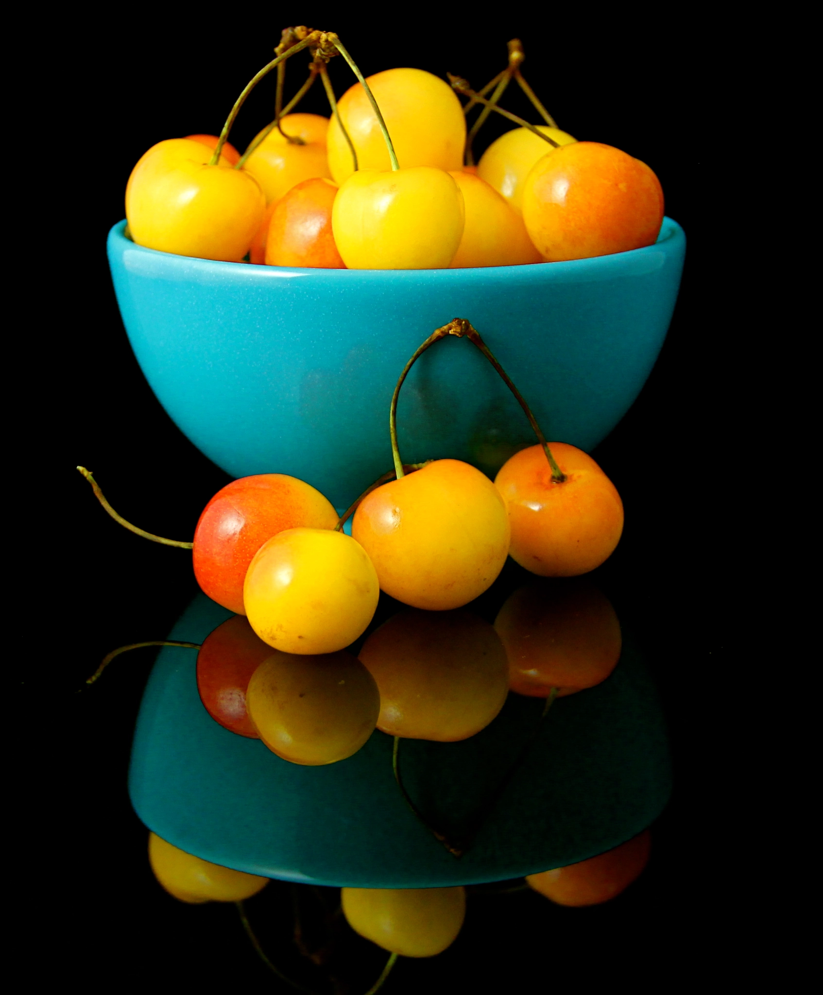Canon EF-S 18-135mm F3.5-5.6 IS sample photo. White cherries photography