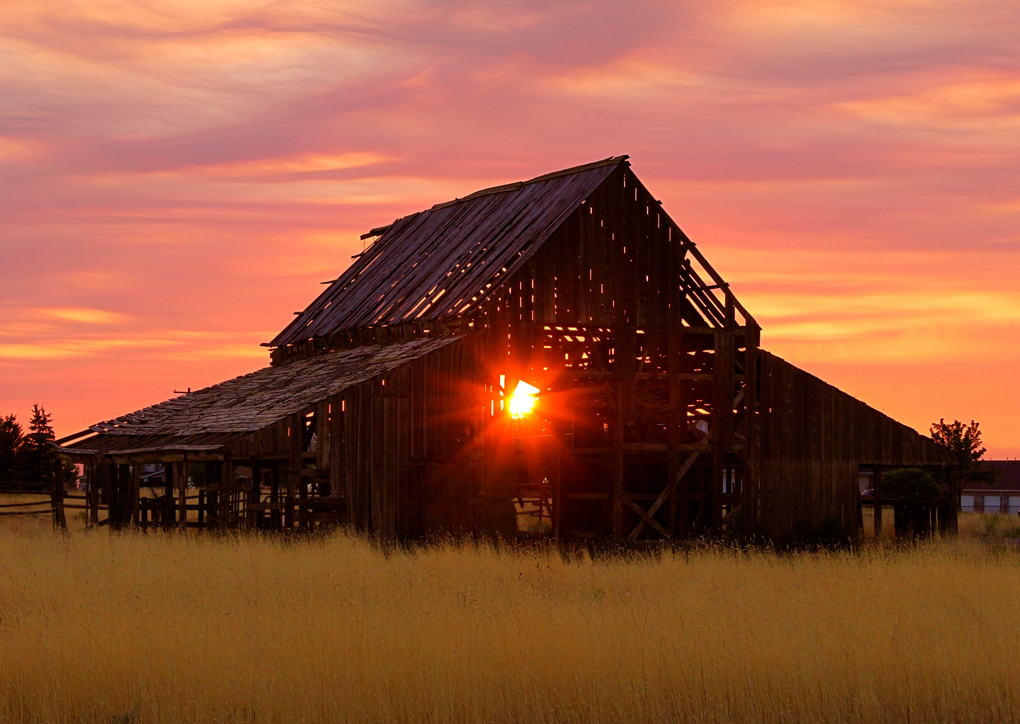 Canon EF-S 18-135mm F3.5-5.6 IS sample photo. Childs' barn photography