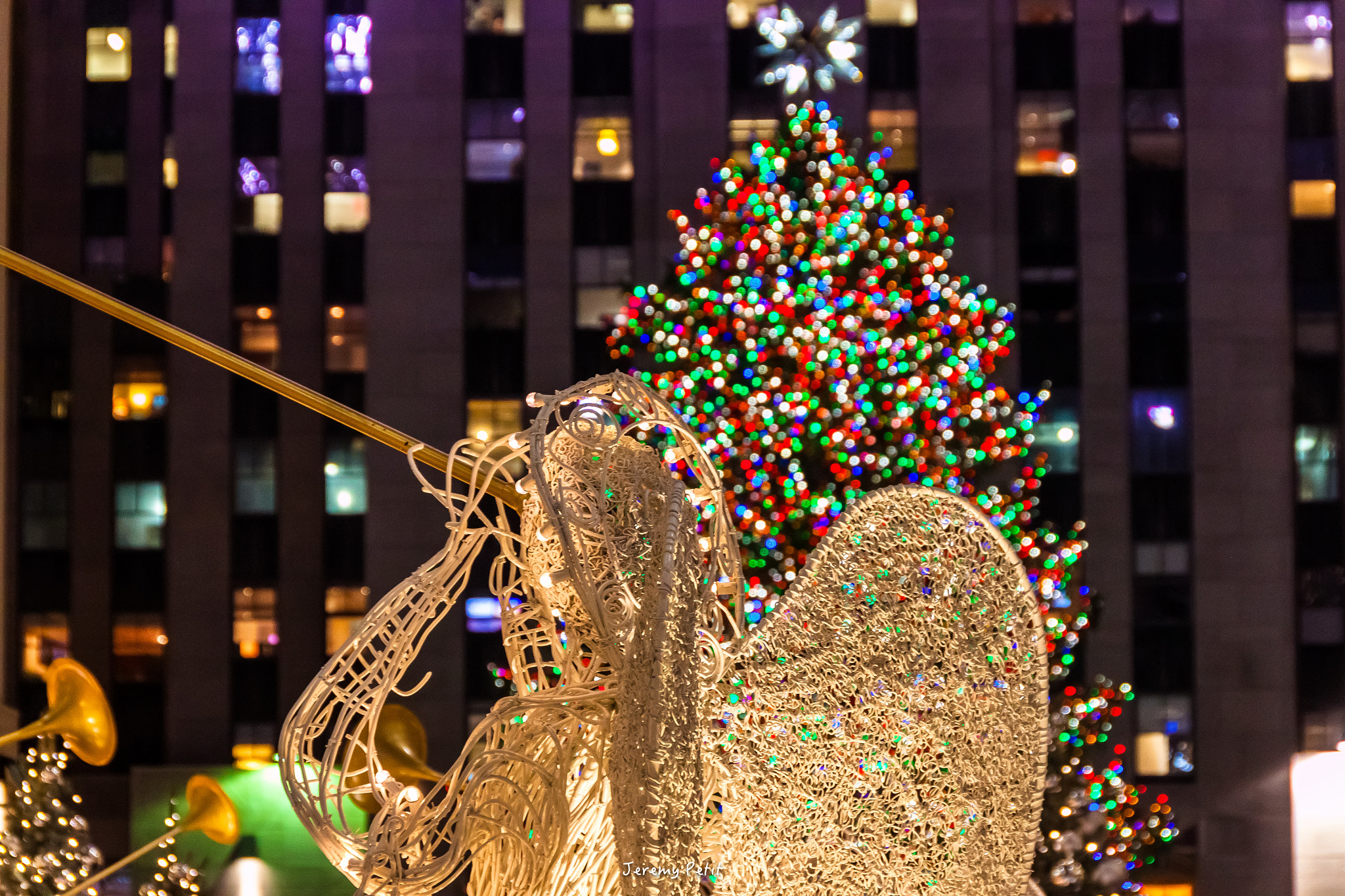 Sigma 18-250mm F3.5-6.3 DC OS HSM sample photo. Xmas @ rockefeller center photography