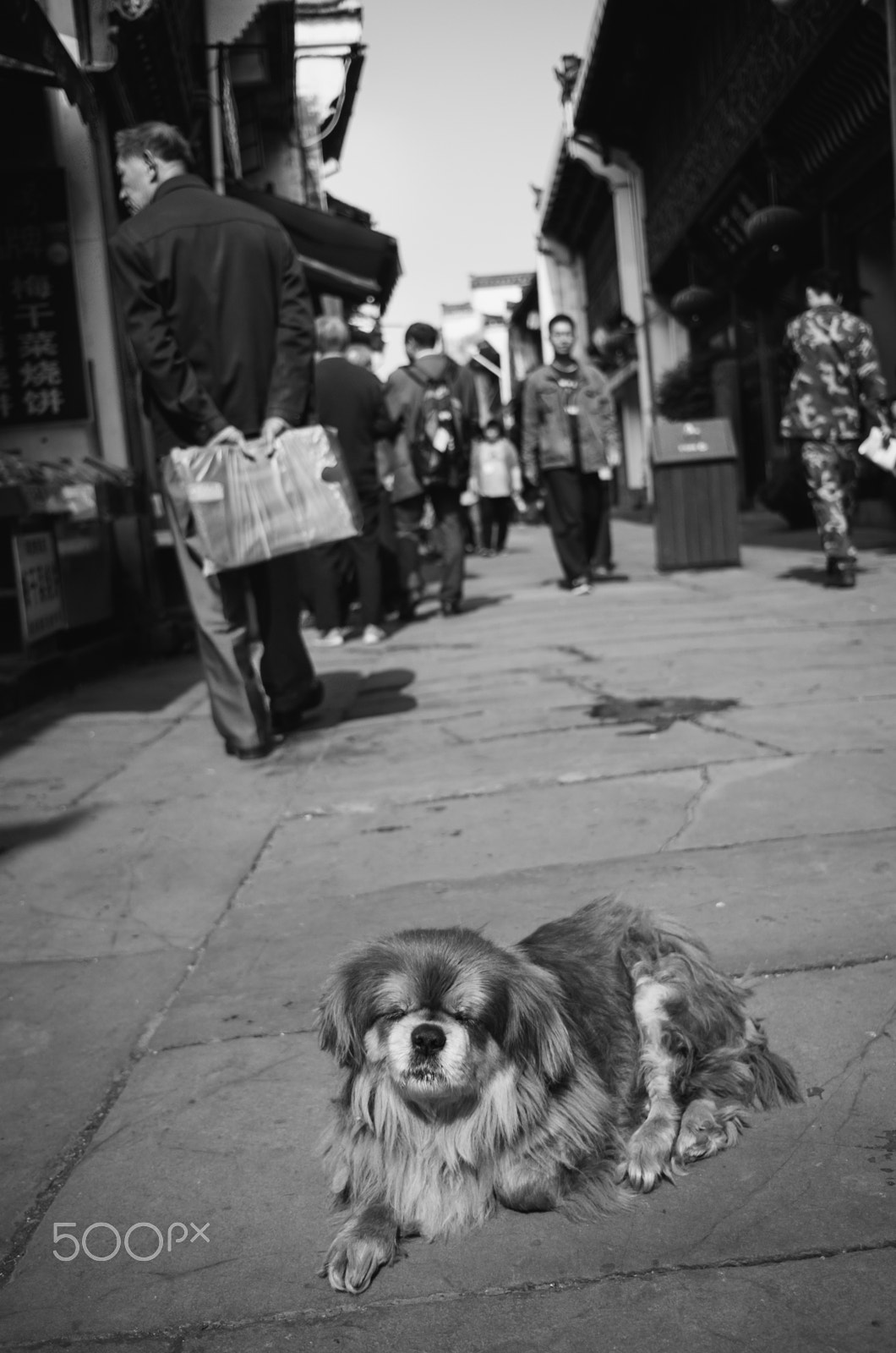 Pentax K-50 + HD Pentax DA 21mm F3.2 AL Limited sample photo. Life in the old street photography