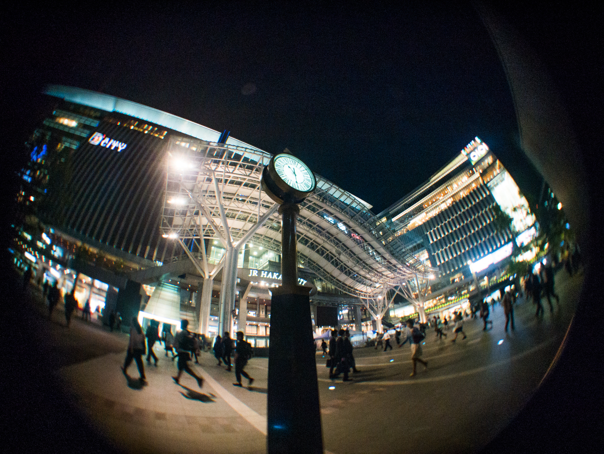 Panasonic Lumix G 42.5mm F1.7 ASPH Power OIS sample photo. Distort the space-time photography