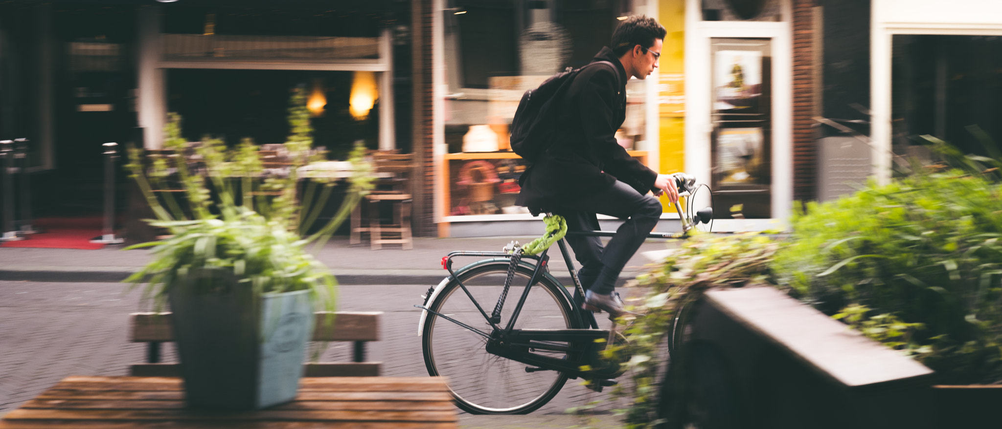 Leica Summilux-M 50mm F1.4 ASPH sample photo. From cafe window 01 photography