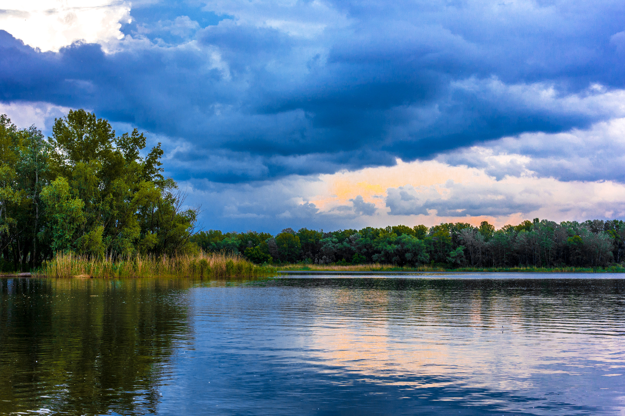 Samsung NX1100 + Samsung NX 30mm F2 Pancake sample photo. River i photography