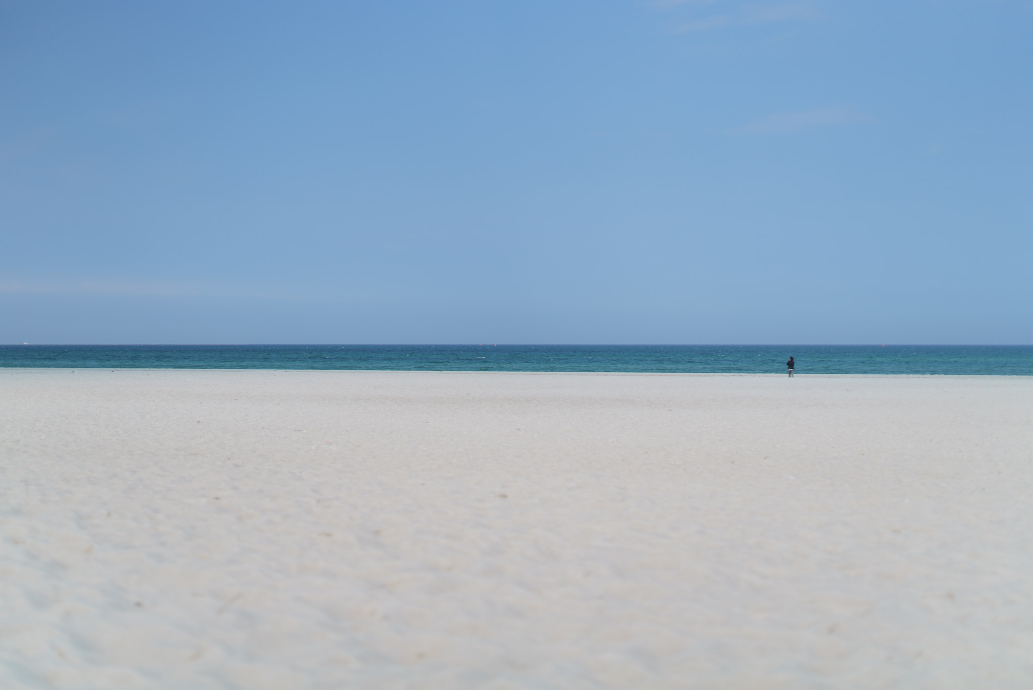 E 50mm F2 sample photo. A place to be photography