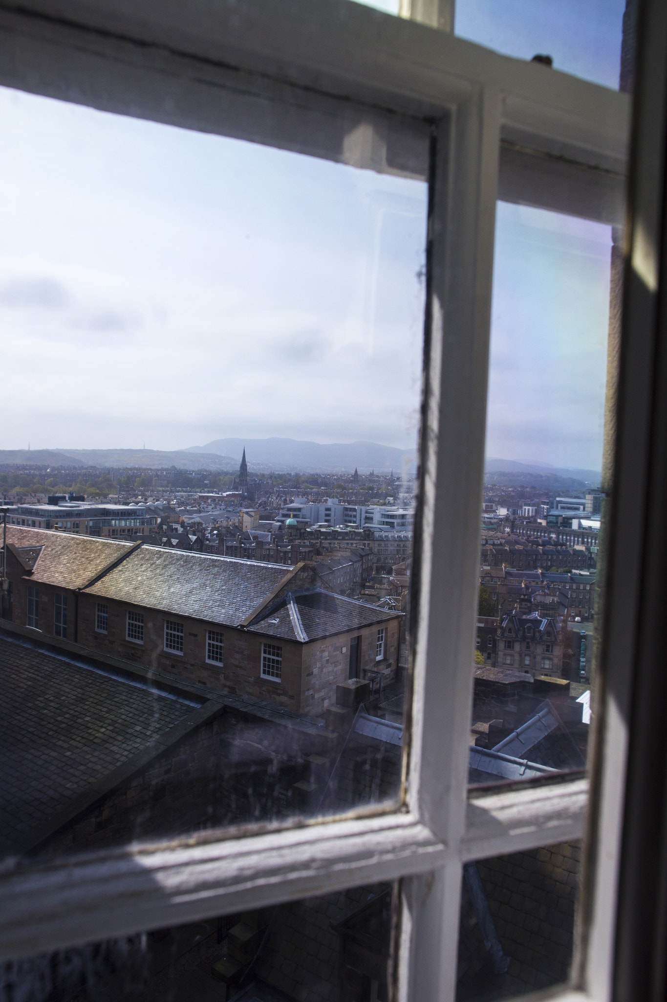 Canon EOS 6D + Sigma 24mm f/1.8 DG Macro EX sample photo. Edinbourgh from the castle photography