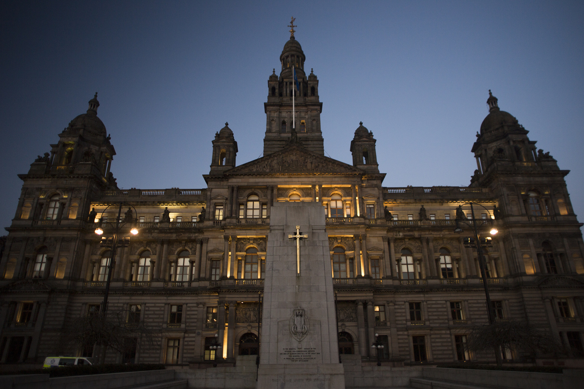 Canon EOS 6D + Sigma 24mm f/1.8 DG Macro EX sample photo. George square prominent building photography