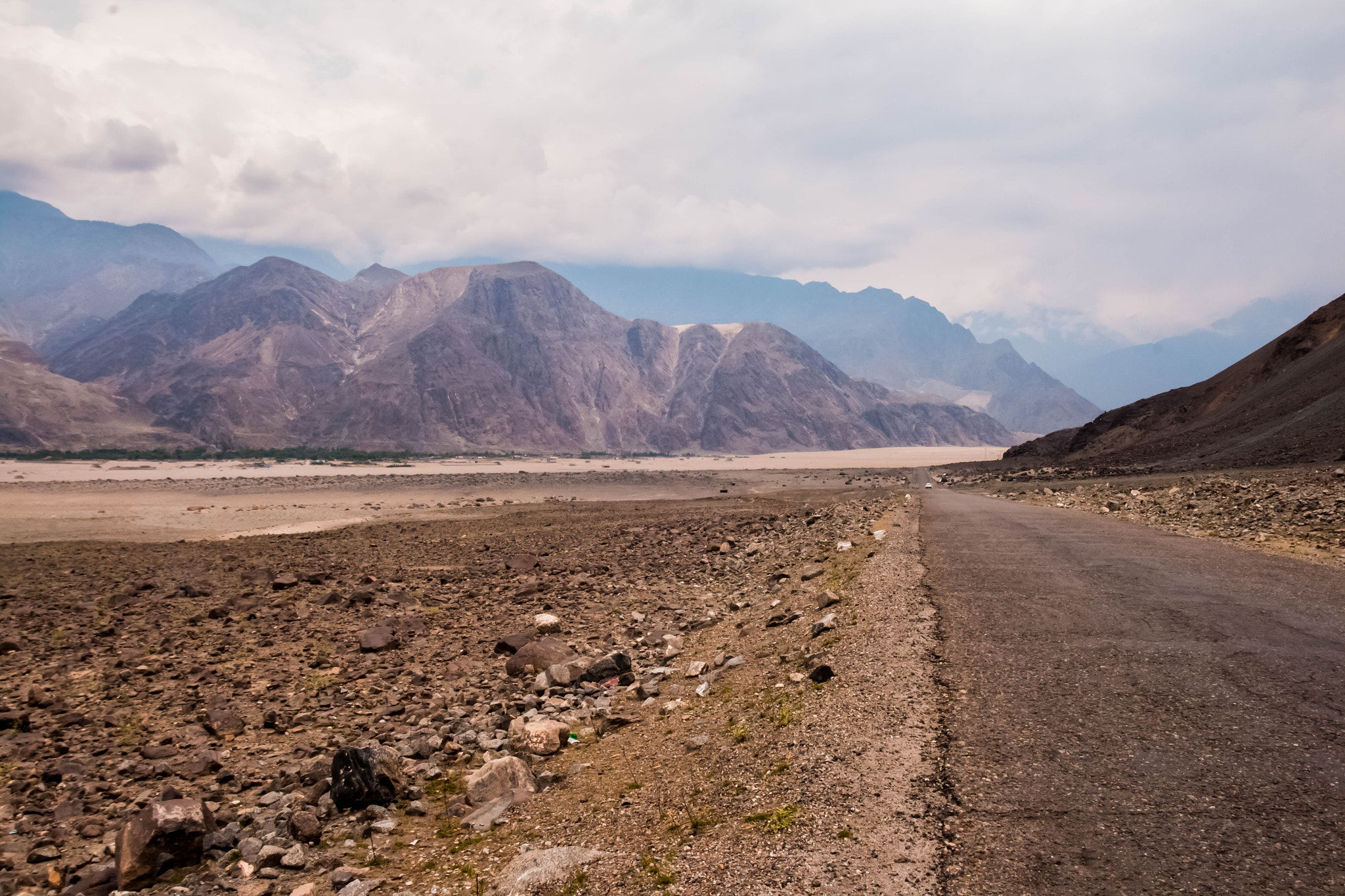 Sigma 17-35mm f/2.8-4 EX DG Aspherical HSM sample photo. Kkh chillas pakistan  photography
