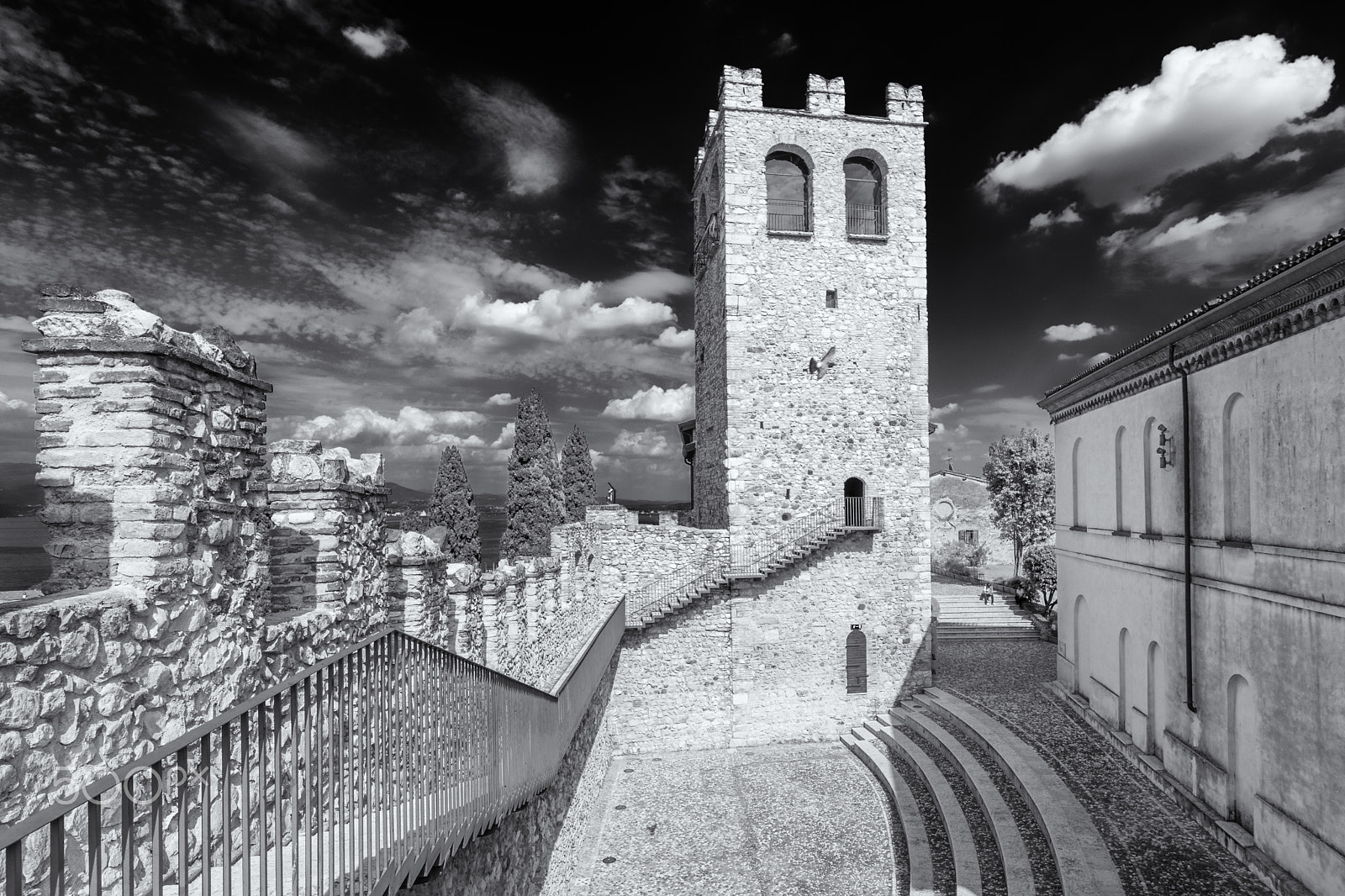 Samsung/Schneider D-XENON 12-24mm F4 ED AL [IF] sample photo. Desenzano castle photography