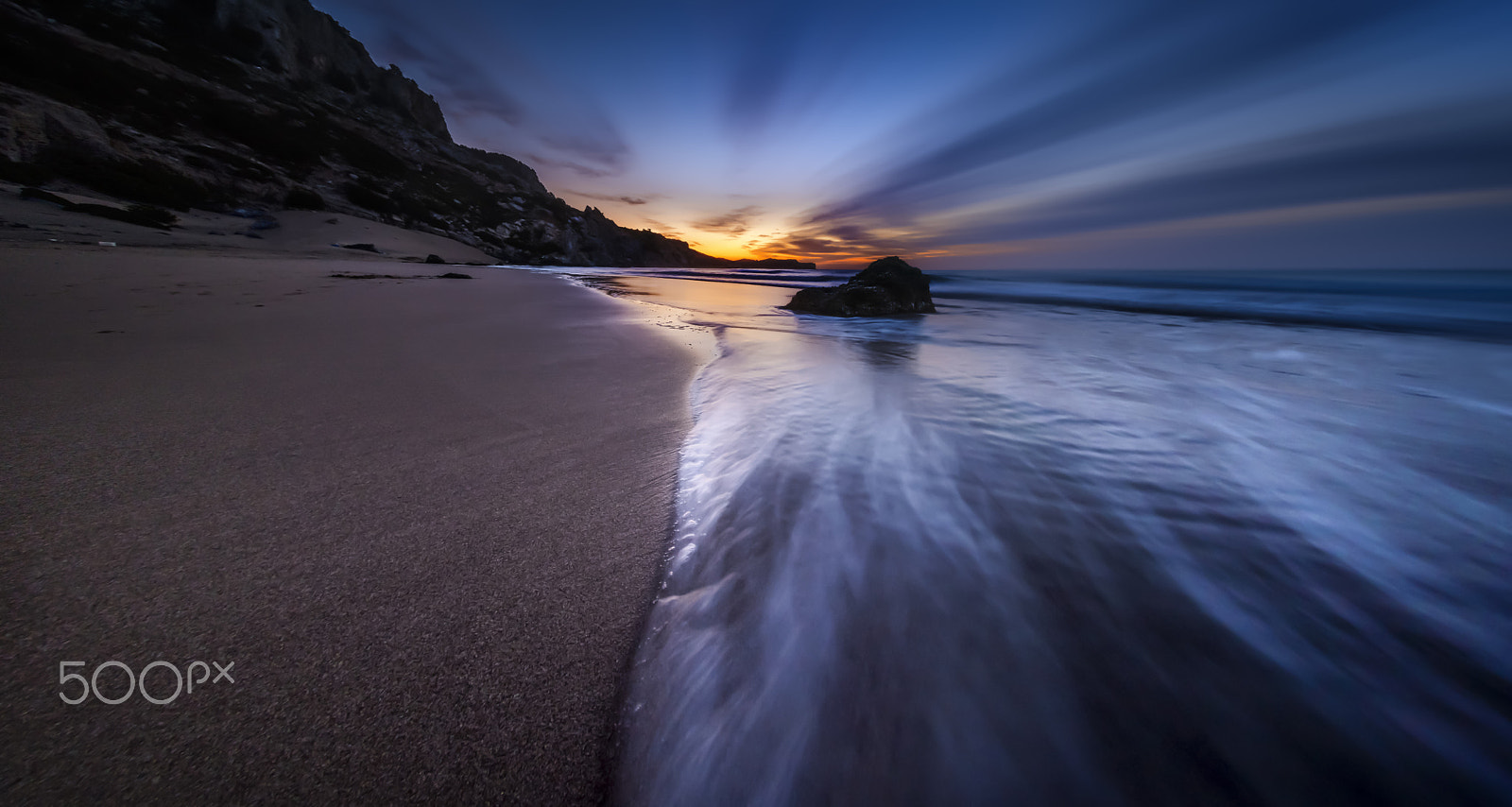 Nikon D810 + Samyang 12mm F2.8 ED AS NCS Fisheye sample photo. The wave photography