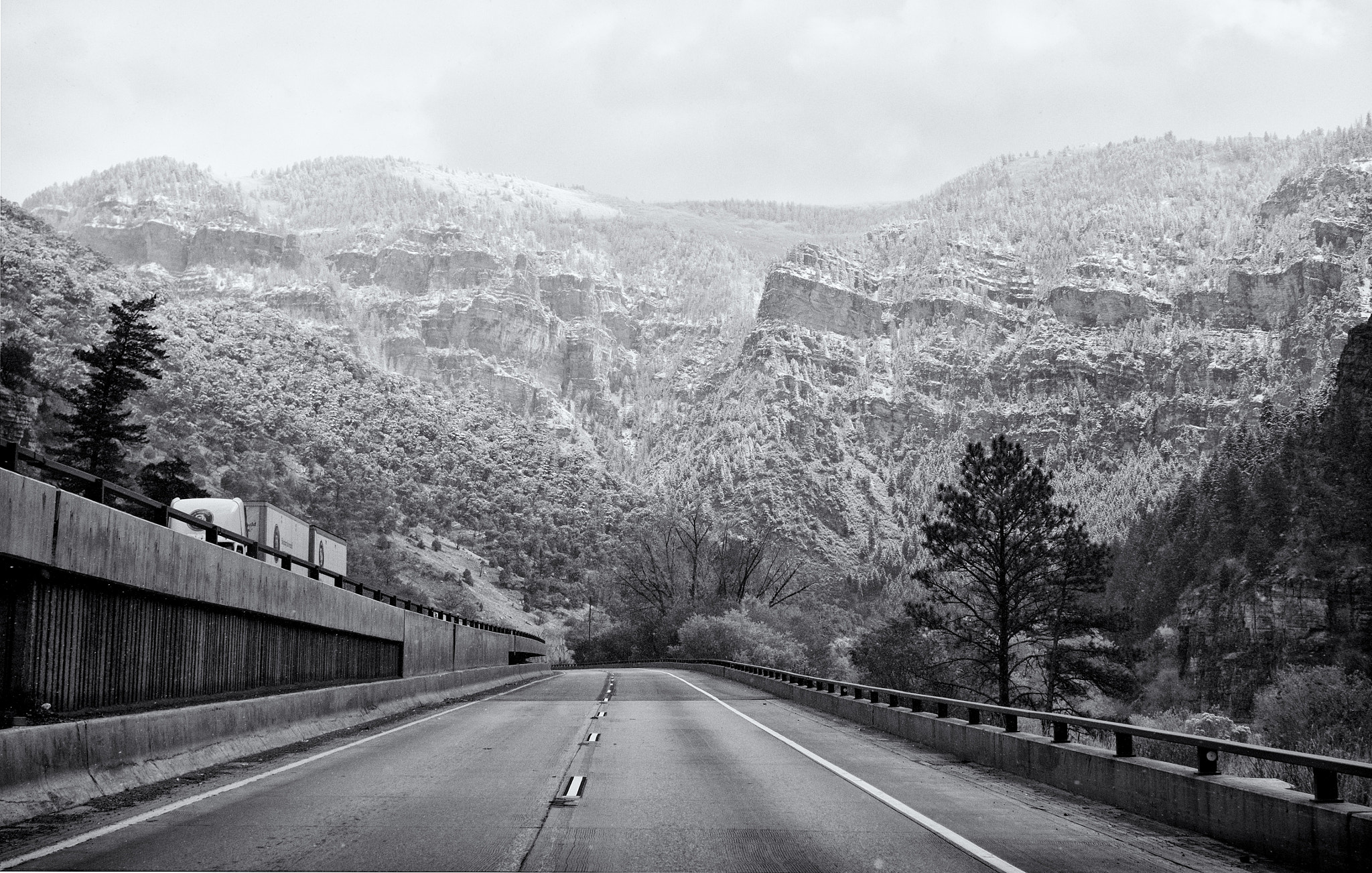 ZEISS Touit 32mm F1.8 sample photo. Glenwood canyon early winter b&w photography
