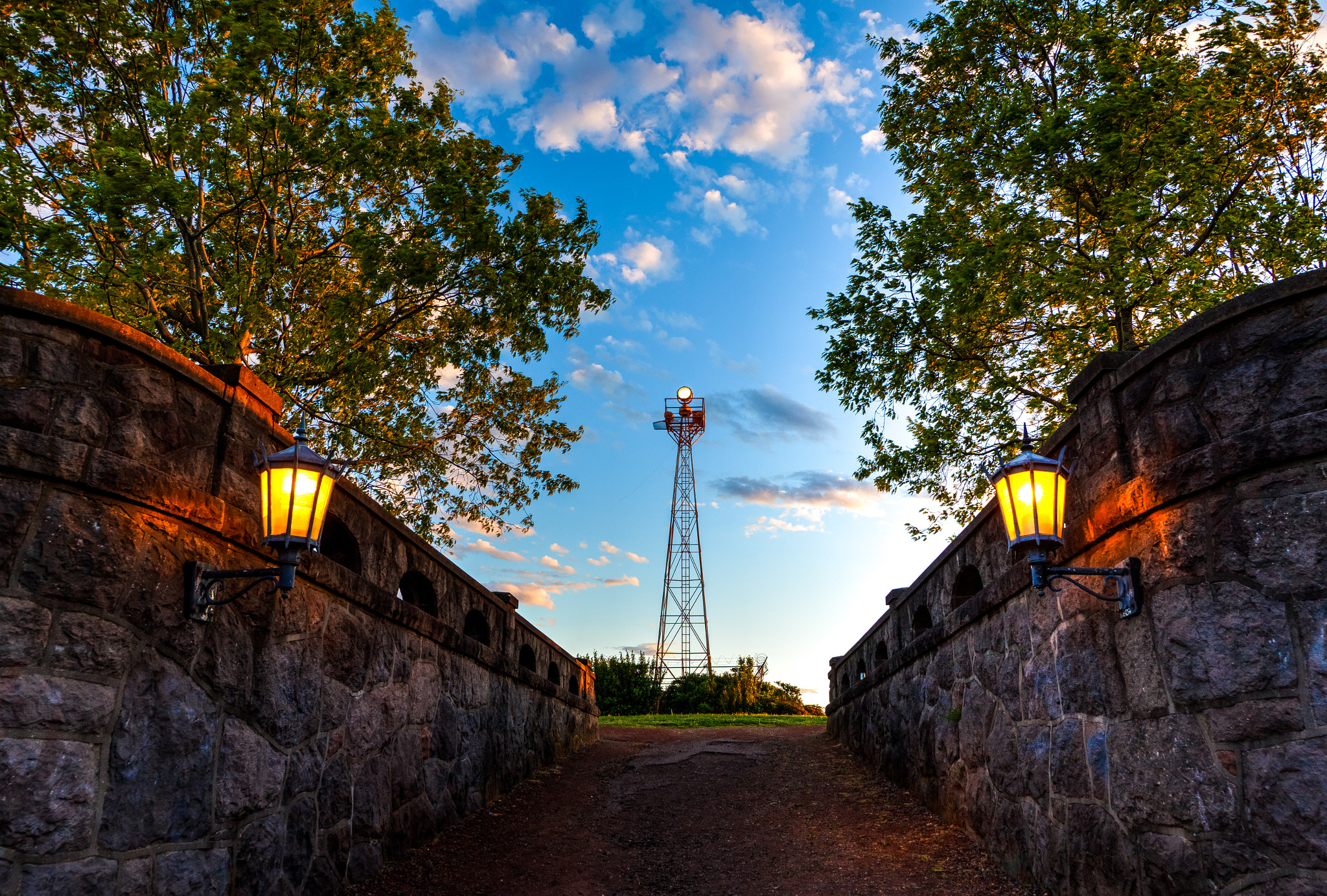 Canon EF-S 17-85mm F4-5.6 IS USM sample photo. Rocky butte photography