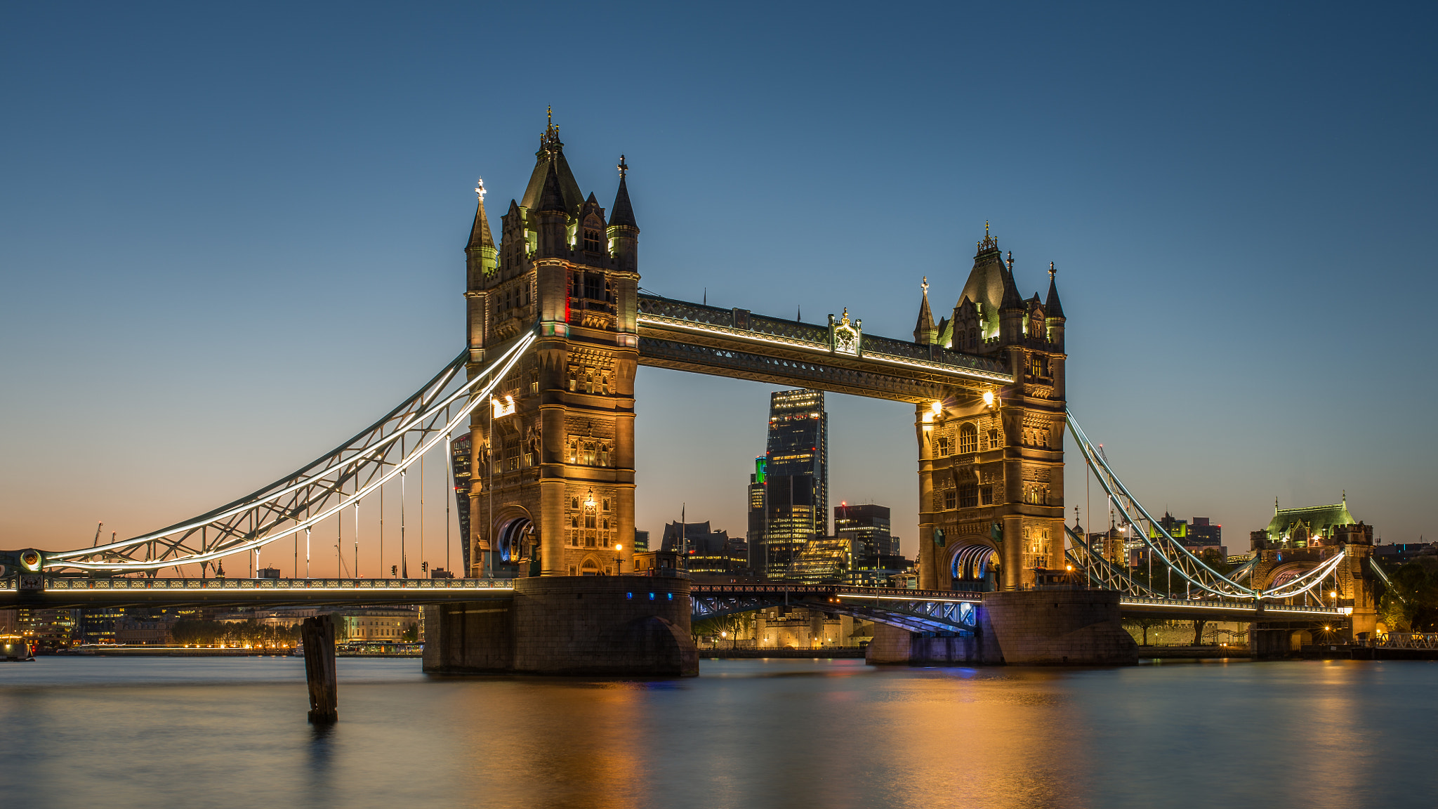 Sony a99 II + Sigma 35mm F1.4 DG HSM Art sample photo. Tower bridge london photography