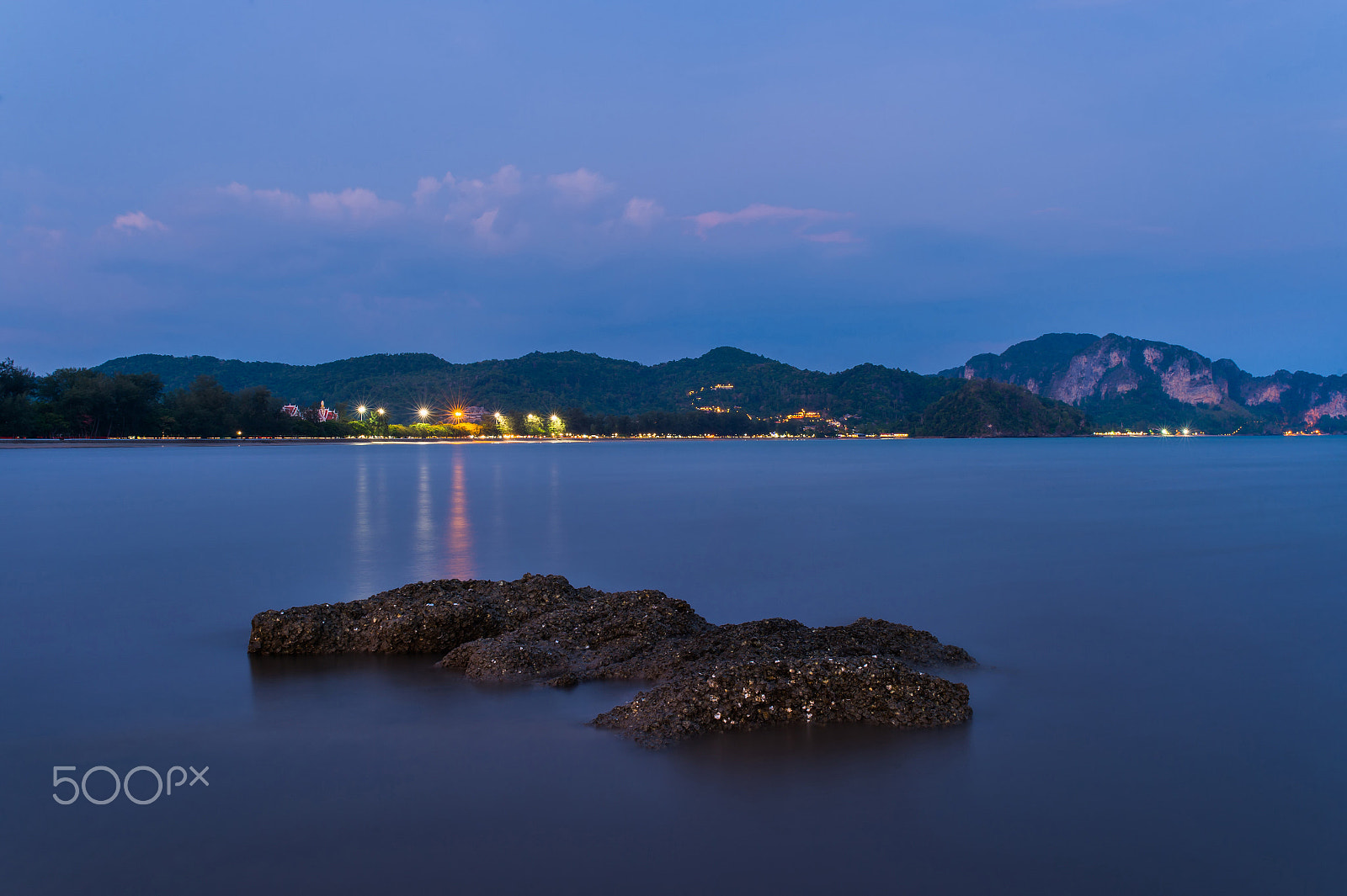 Nikon Df + Sigma 35mm F1.4 DG HSM Art sample photo. Nopparat thara beach,krabi.thailand. photography