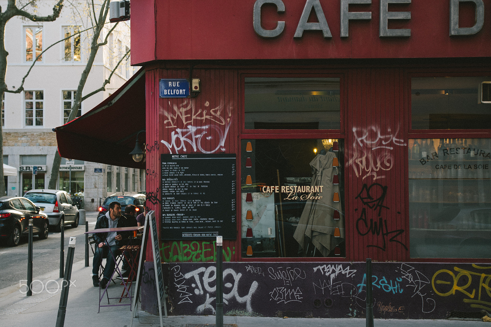 Olympus OM-D E-M5 II + Olympus M.Zuiko Digital 25mm F1.8 sample photo. Café de la soie photography