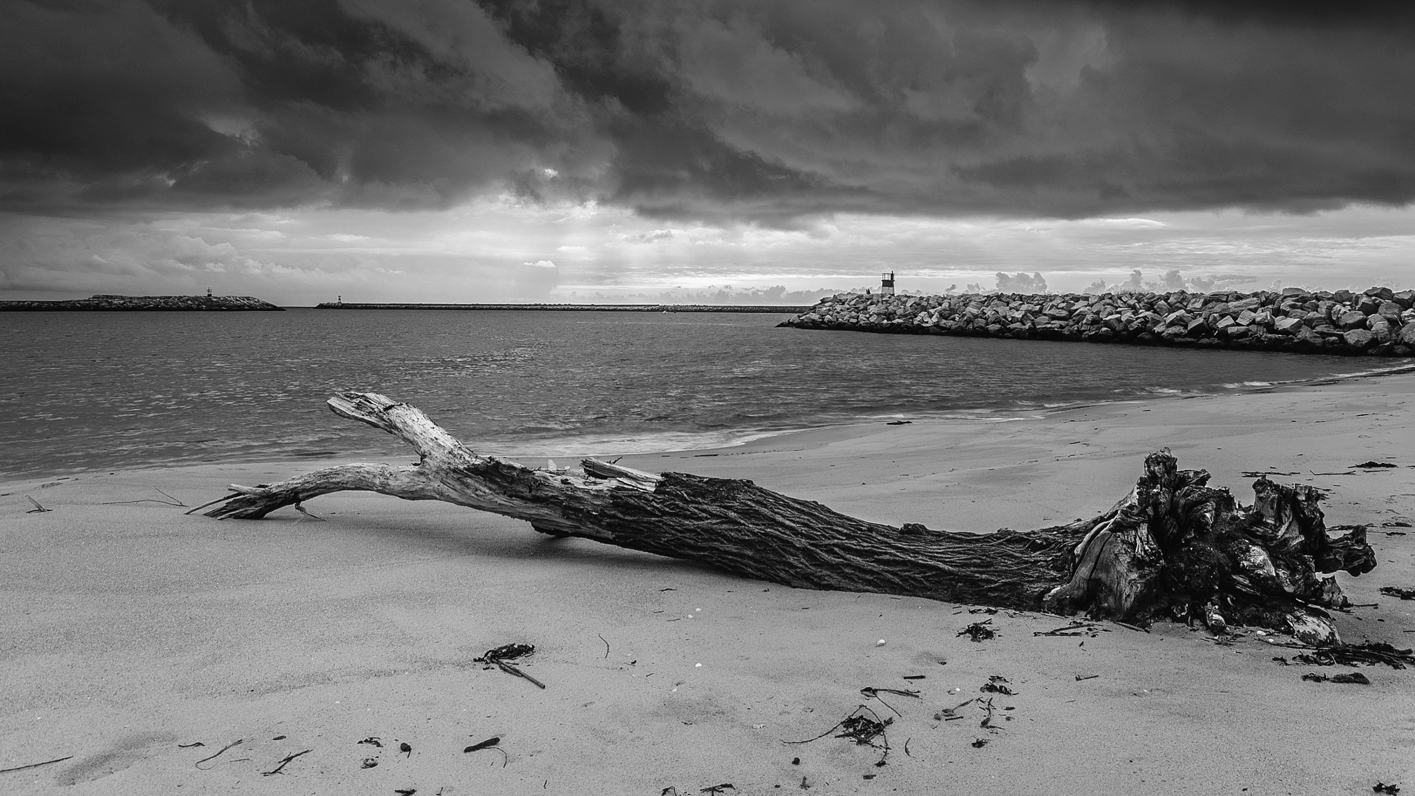 Sigma 10-20mm F4-5.6 EX DC HSM sample photo. Die on the beach photography