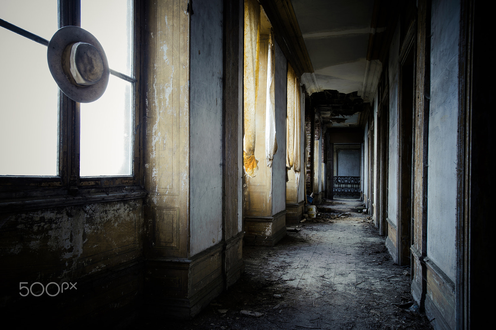 Nikon AF-S Nikkor 17-35mm F2.8D ED-IF sample photo. Urbex photography