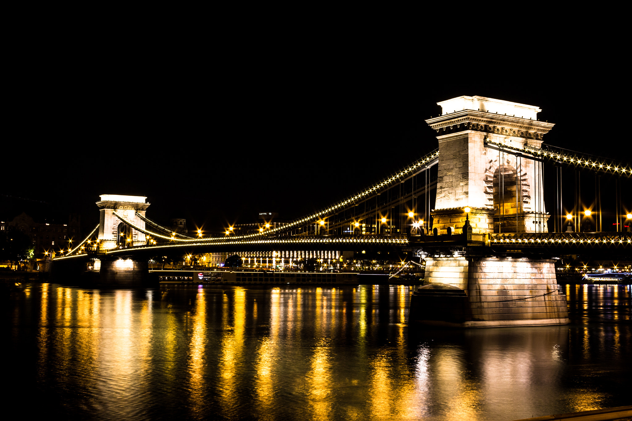Canon EF-S 18-55mm F3.5-5.6 sample photo. Ponte delle catene photography