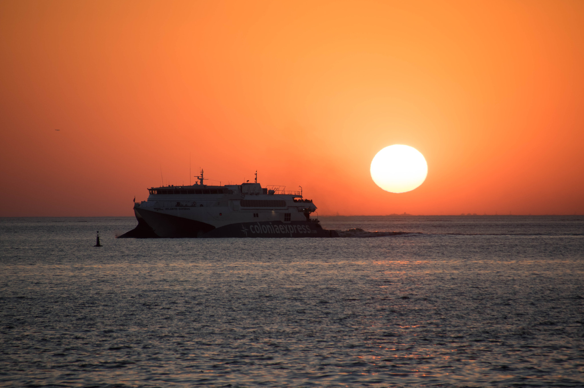 Pentax K-3 II + Sigma 18-250mm F3.5-6.3 DC Macro OS HSM sample photo. Colonia ferry sunset photography