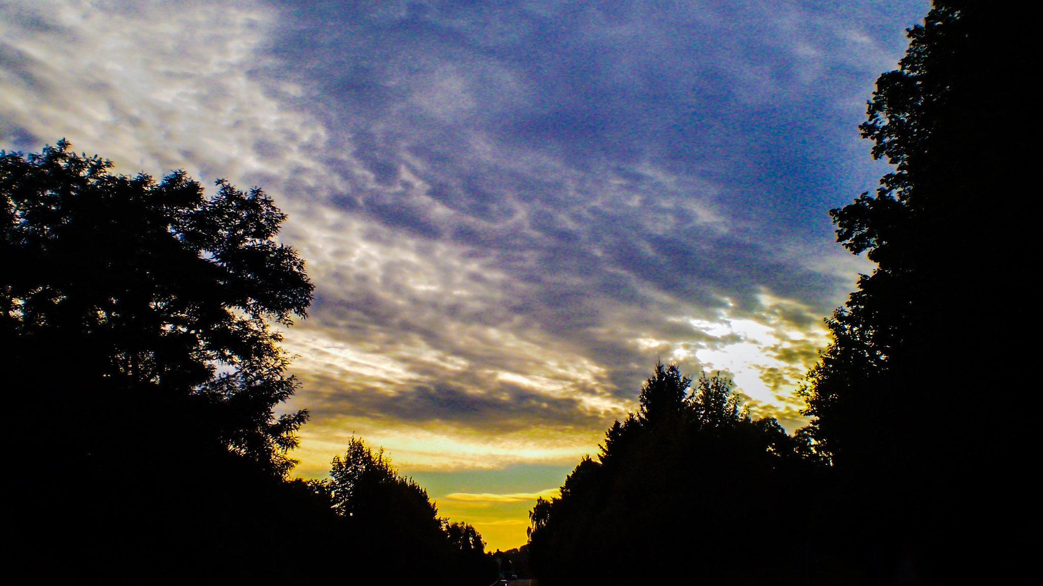 Olympus FE20,X15,C25 sample photo. European sky photography