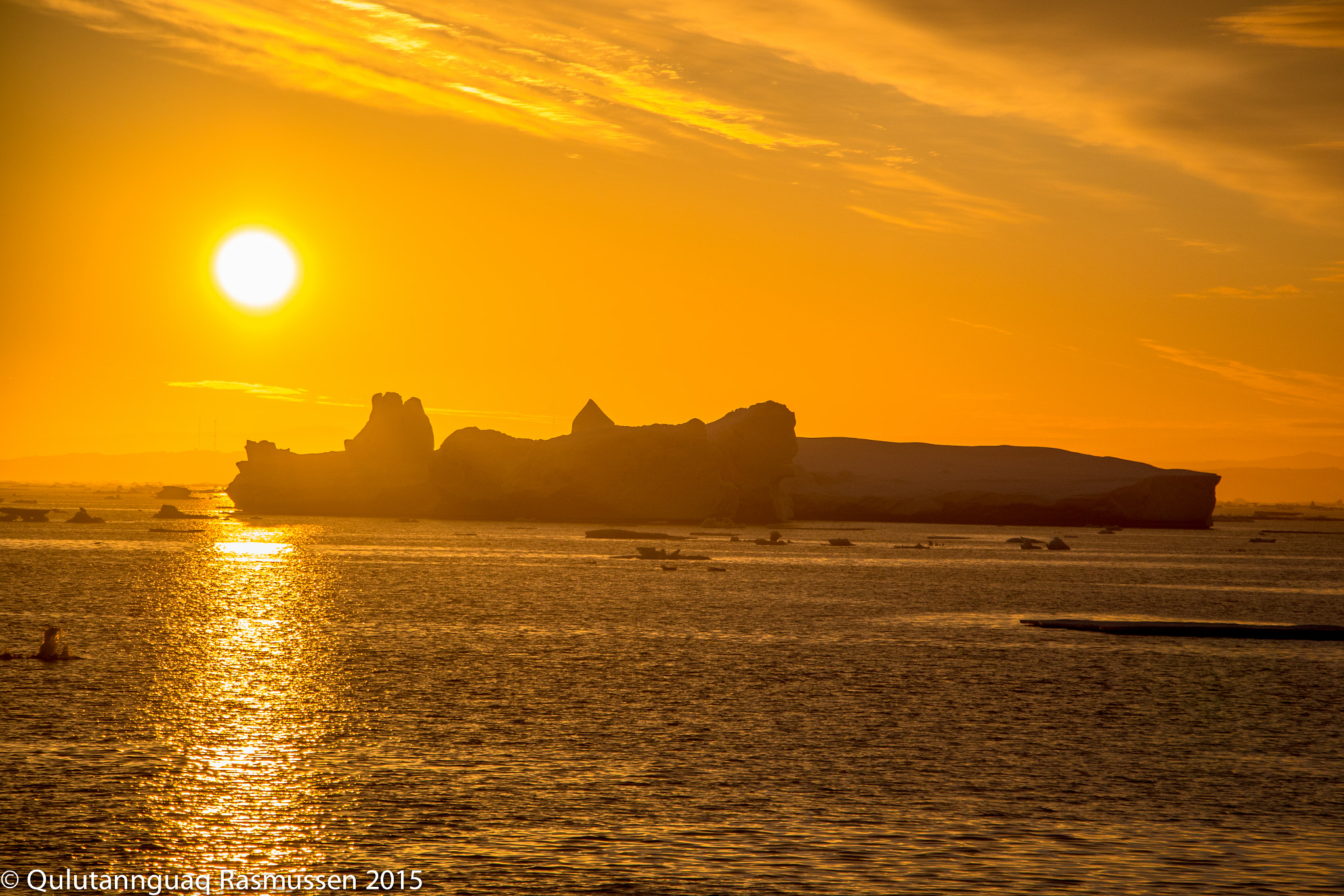 Canon EOS 7D Mark II + Canon EF-S 18-135mm F3.5-5.6 IS STM sample photo. Golden iceberg photography