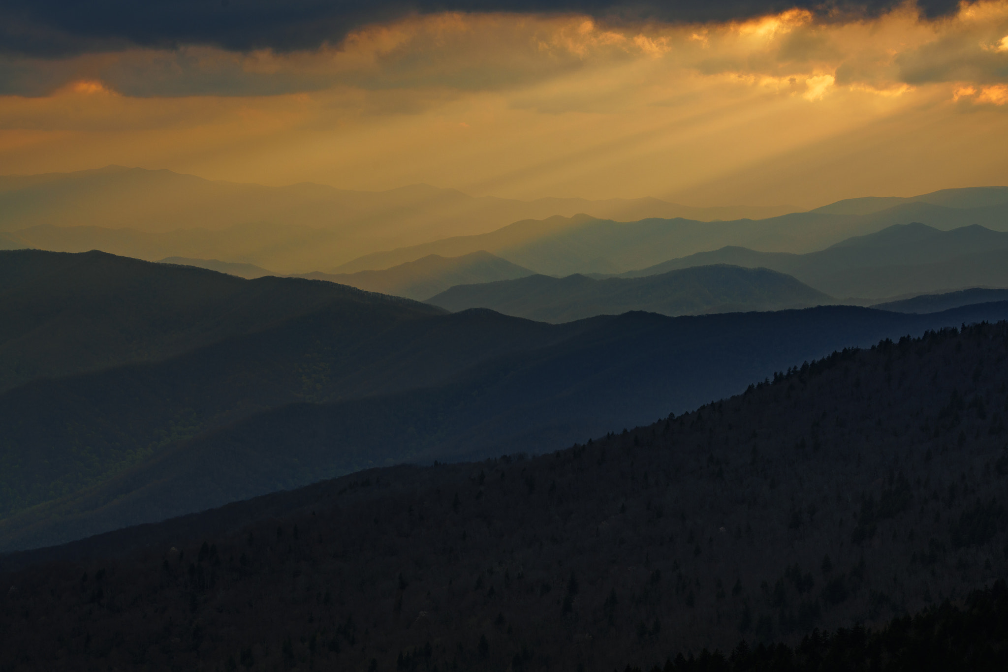 Sony a7R II + Tamron SP 70-200mm F2.8 Di VC USD sample photo. Clingman's dome sunrays photography